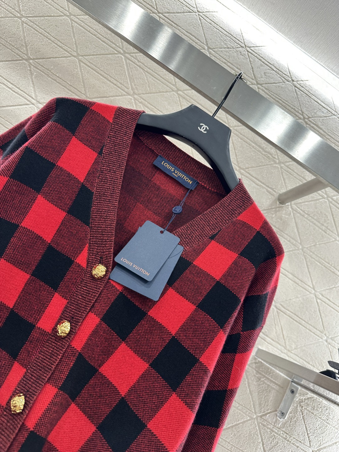 ♥Louis Vuitto*♥2025新品上架
       格纹针织开衫
定制YB羊绒羊毛纱线织造 柔