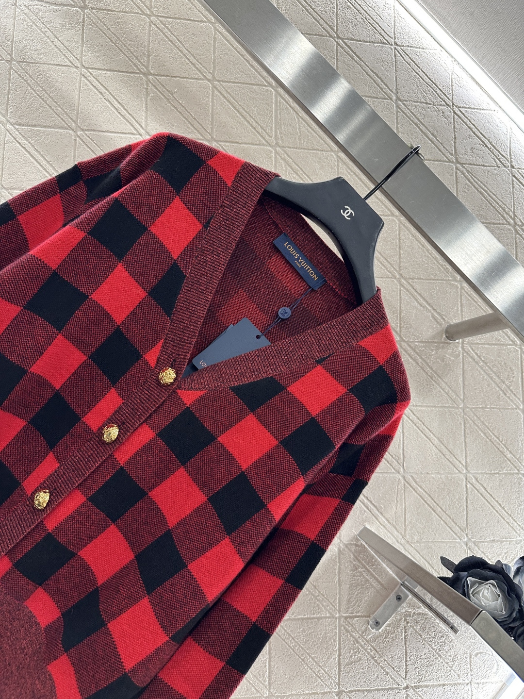 ♥Louis Vuitto*♥2025新品上架
       格纹针织开衫
定制YB羊绒羊毛纱线织造 柔