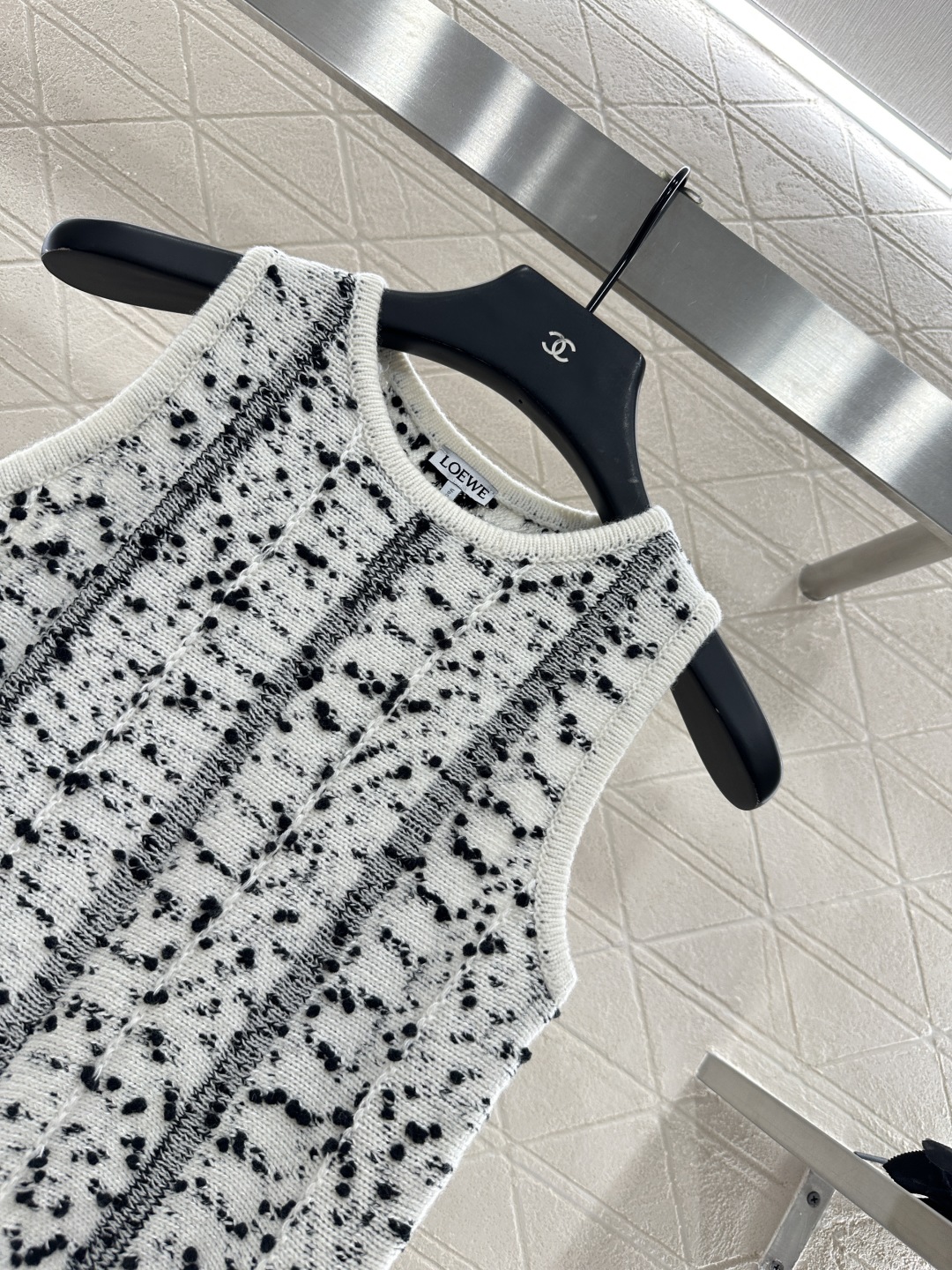 Loewe Women's Wool Knit Vest with Dotted Pattern - Comfortable & Stylish 5 cmp i1756218384778 1332 0 3