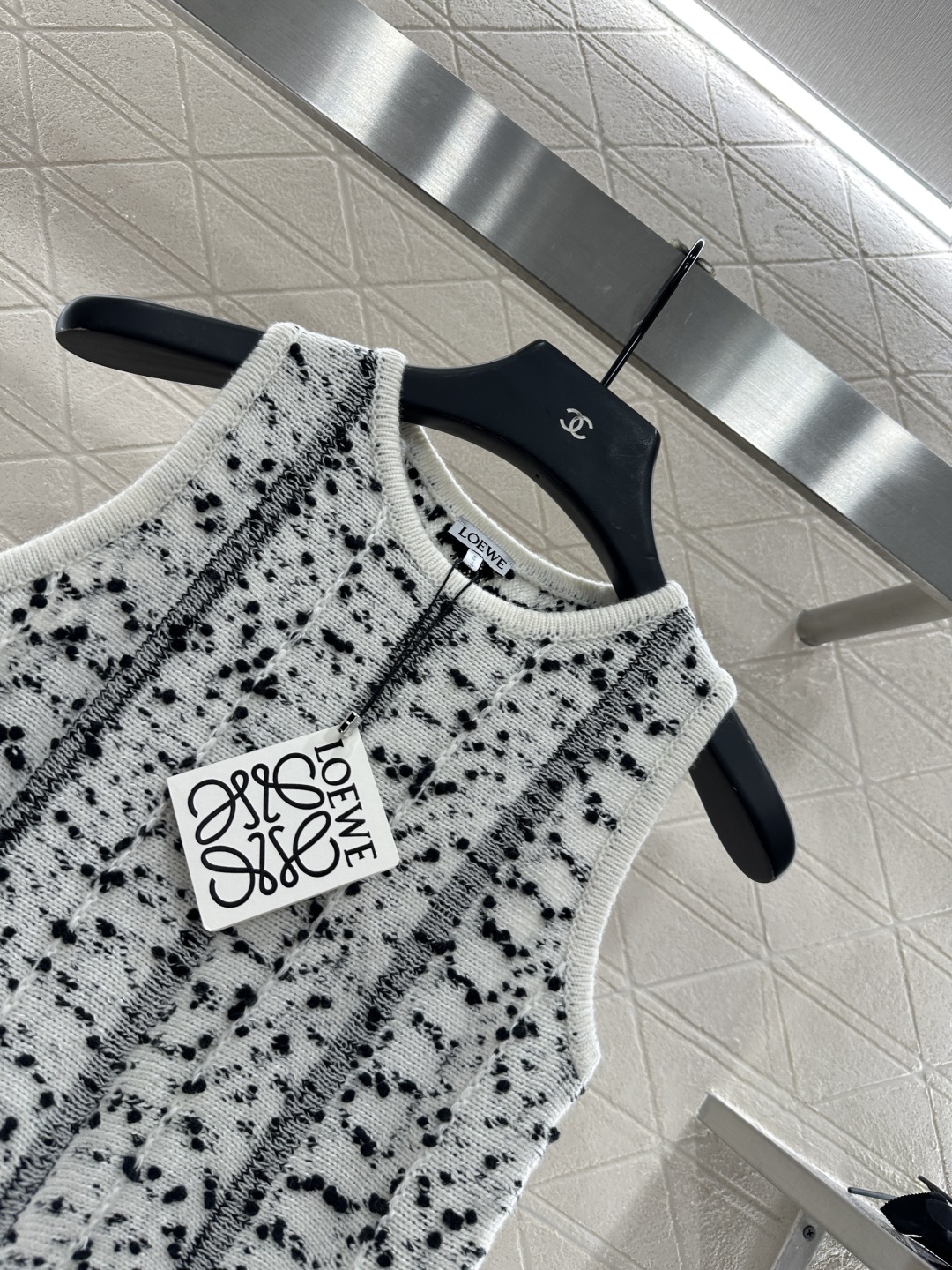 Loewe Women's Wool Knit Vest with Dotted Pattern - Comfortable & Stylish 4 cmp i1756218389393 1407 0 2