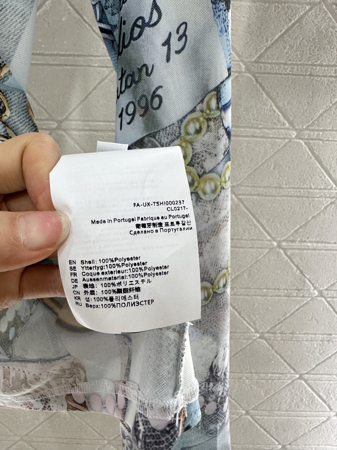 ♥Acne studio*♥2025新品上架
        修身圆领打底衫
定制YB进口网纱材质 清透