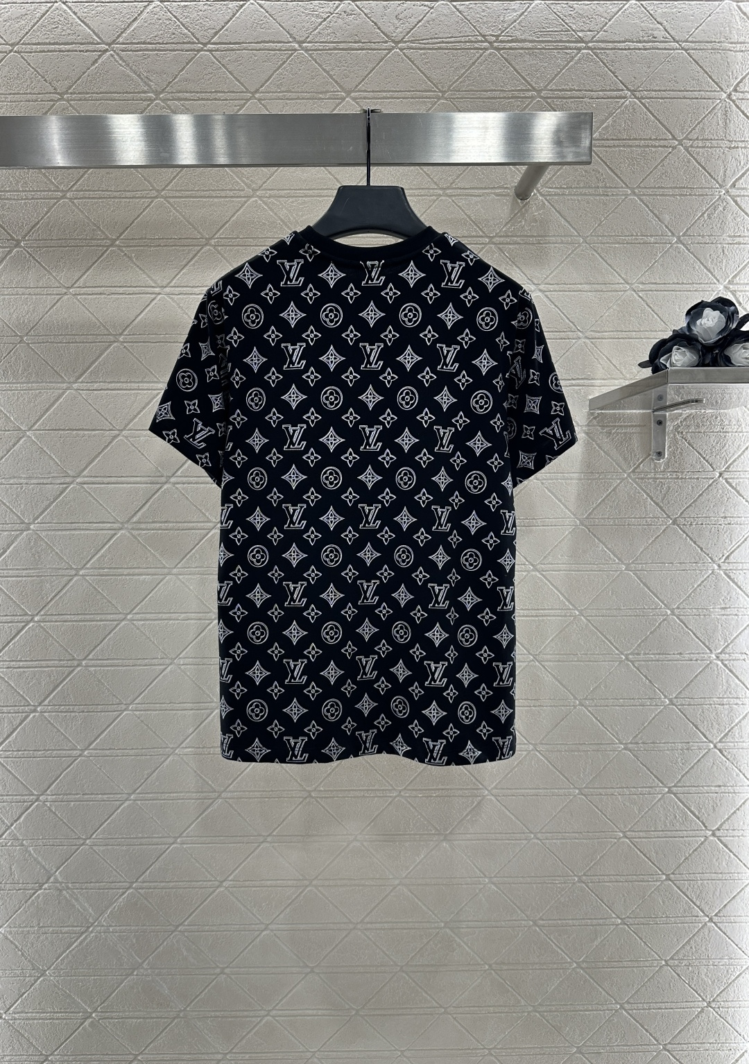 ♥Louis Vuitto*♥2025新品上架
      圆领印花链条𝑇𝑒𝑒
定制YB斜纹全棉材质 透