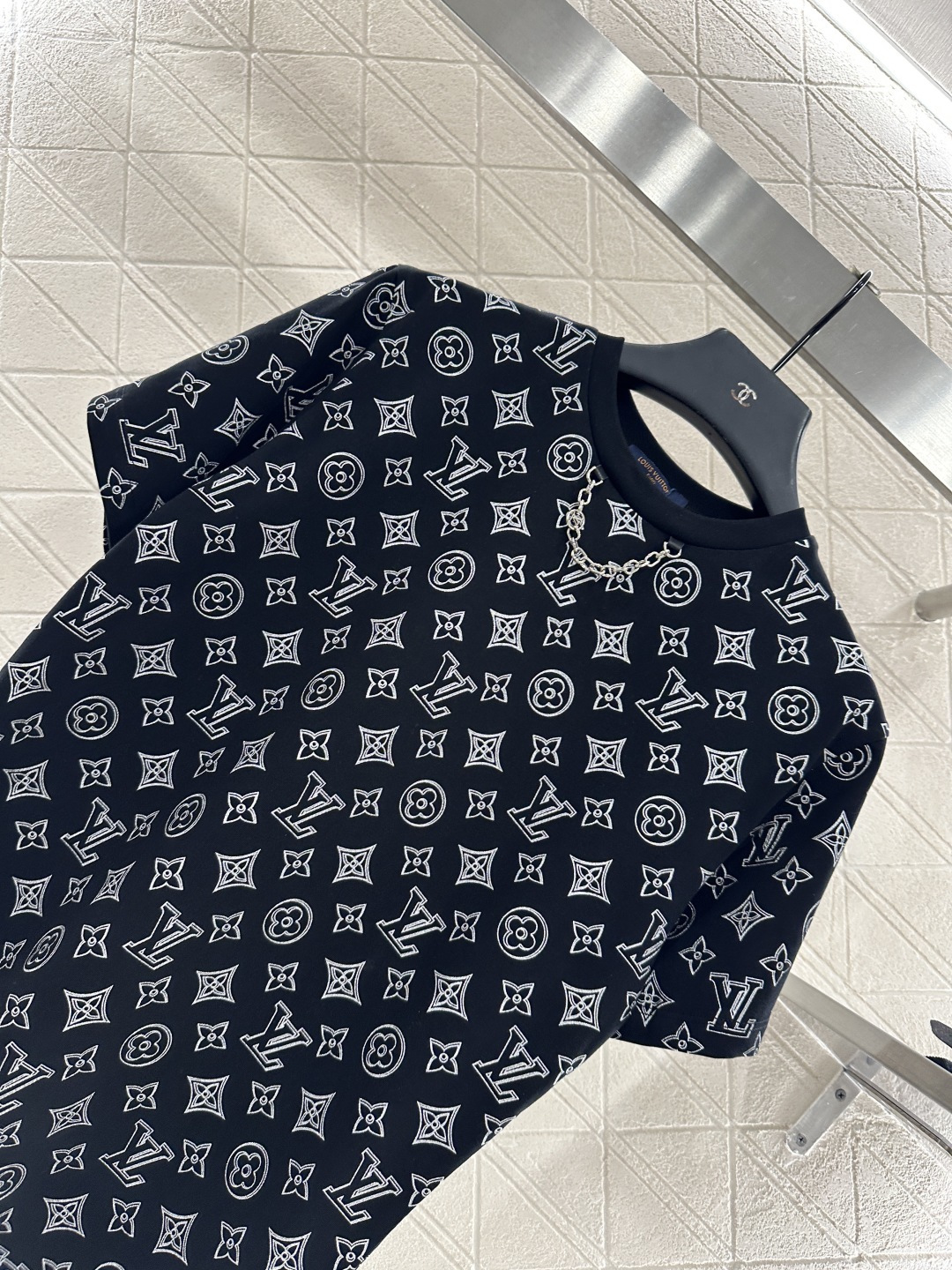 ♥Louis Vuitto*♥2025新品上架
      圆领印花链条𝑇𝑒𝑒
定制YB斜纹全棉材质 透