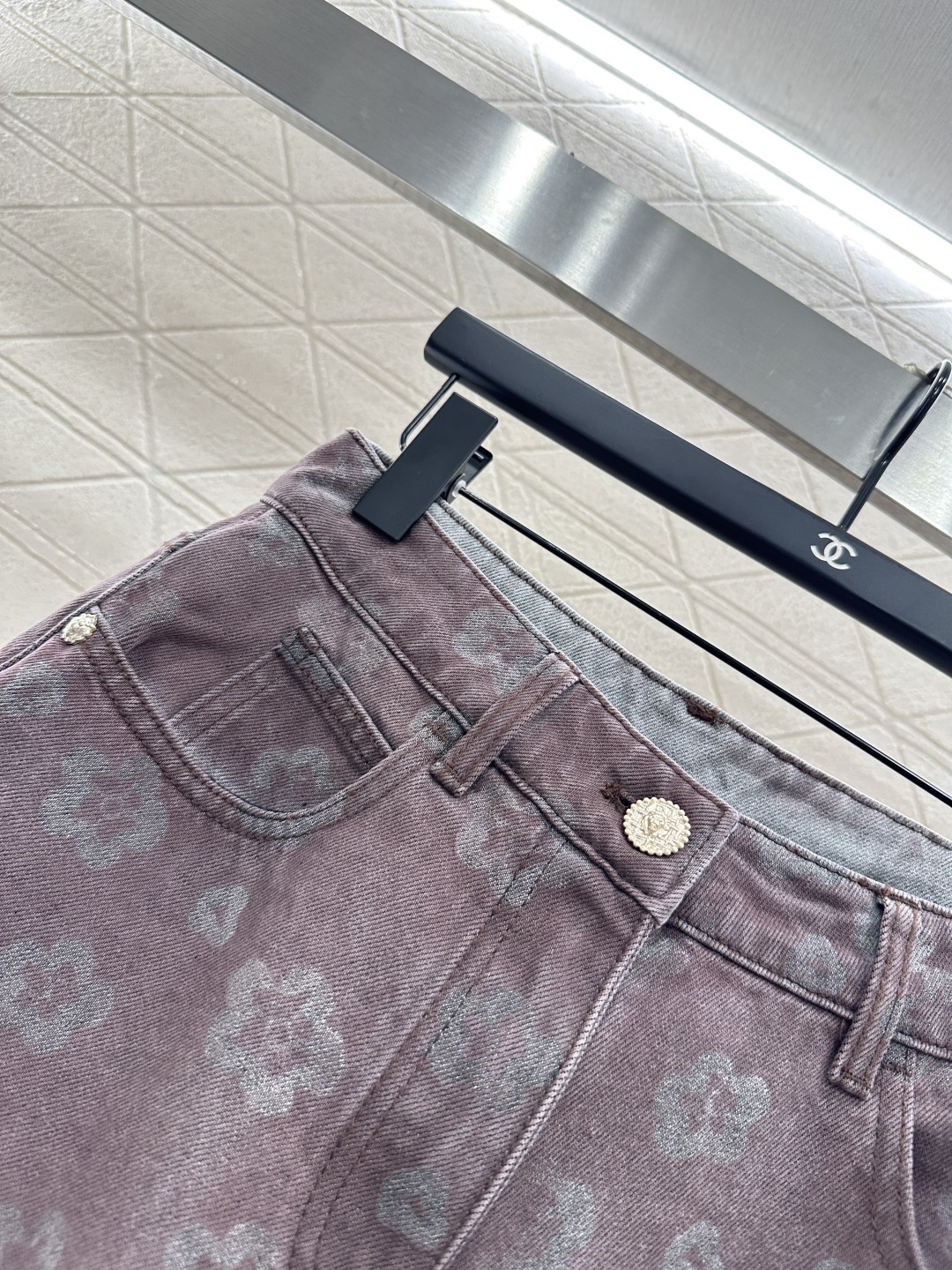 ♥Chane*♥2025新品上架 直筒激光牛仔长裤定制YB斜纹棉牛仔材质 多重水洗 呈现出挺括质感 直筒