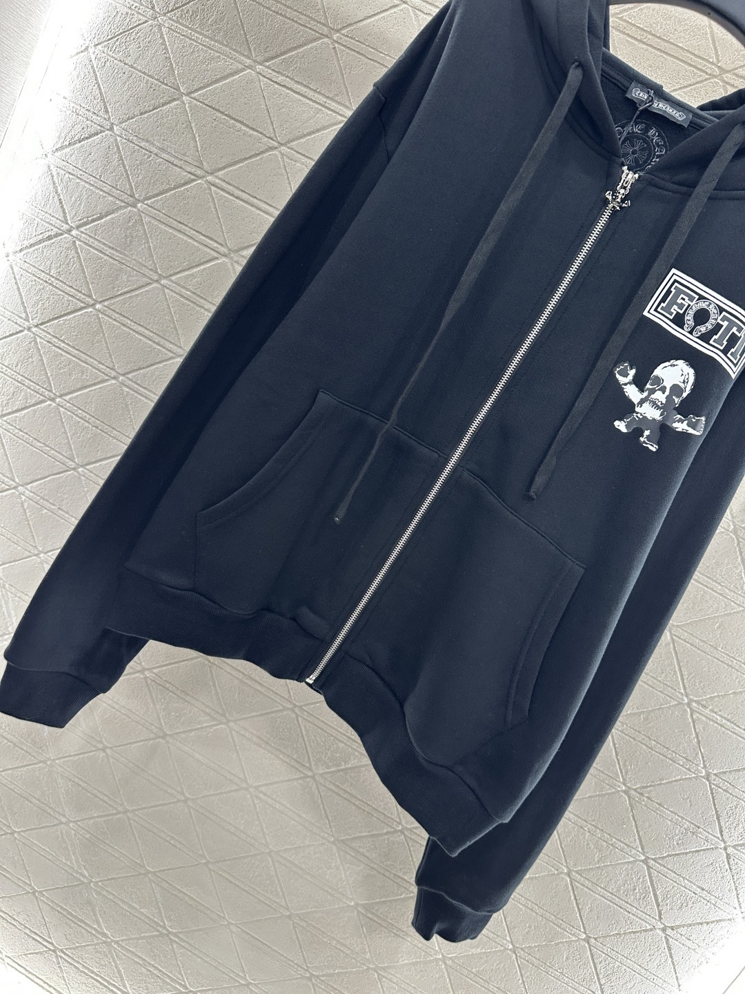 ♥Chrome hear*♥2025新品上架
     彩色印花连帽外套
定制YB斜纹全棉材质 舒适透气