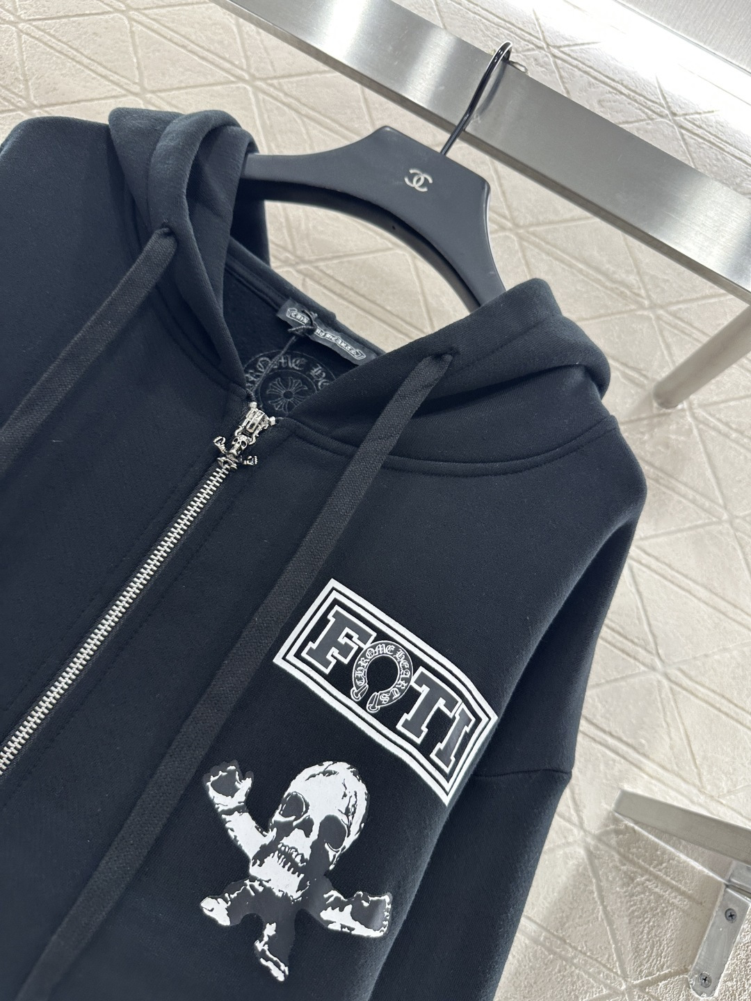 ♥Chrome hear*♥2025新品上架
     彩色印花连帽外套
定制YB斜纹全棉材质 舒适透气