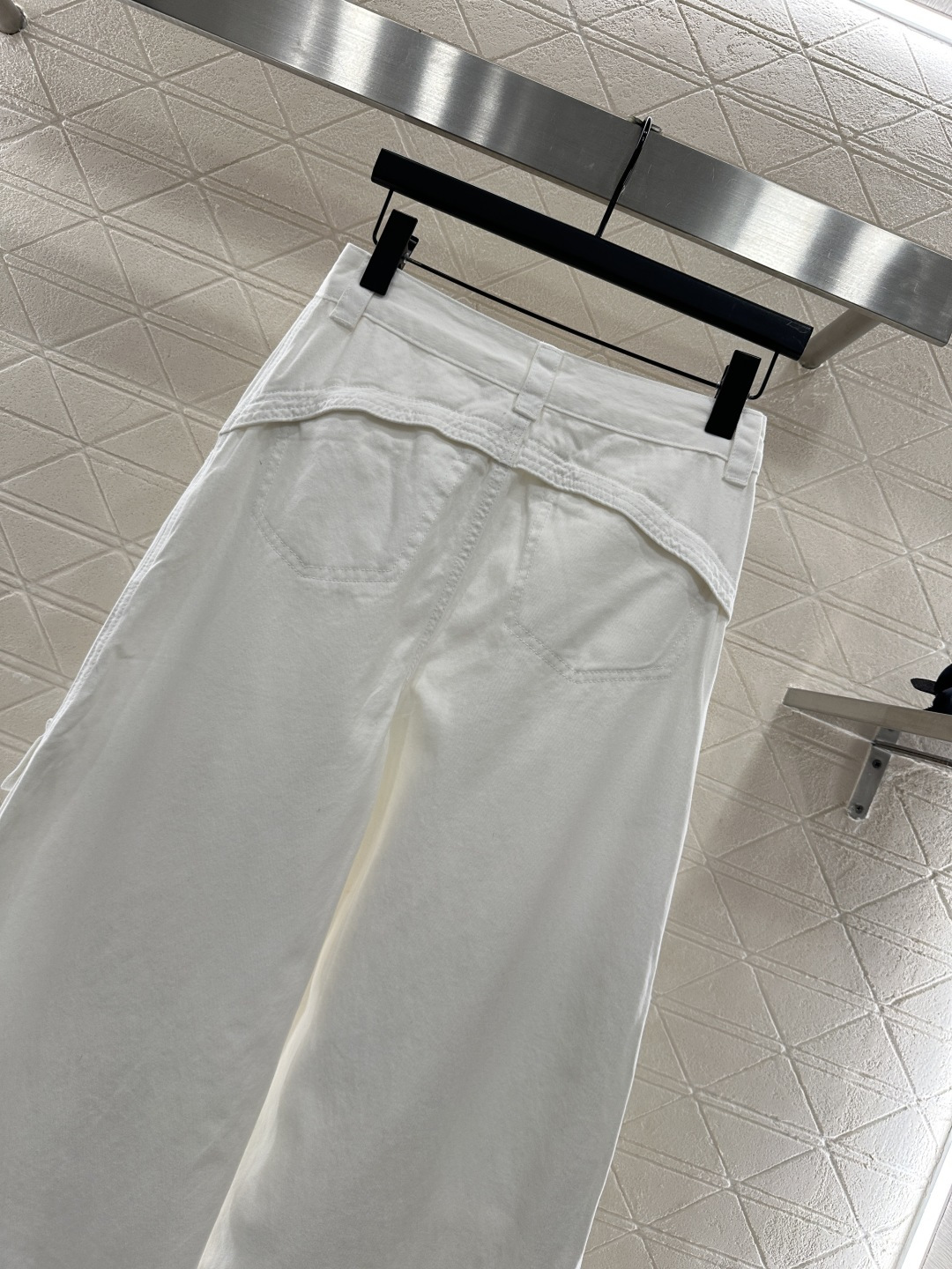 ♥Prad*♥2025新品上架
     翻盖口袋工装长裤
定制YB斜纹全棉材质 质感高级 垂感更强 高