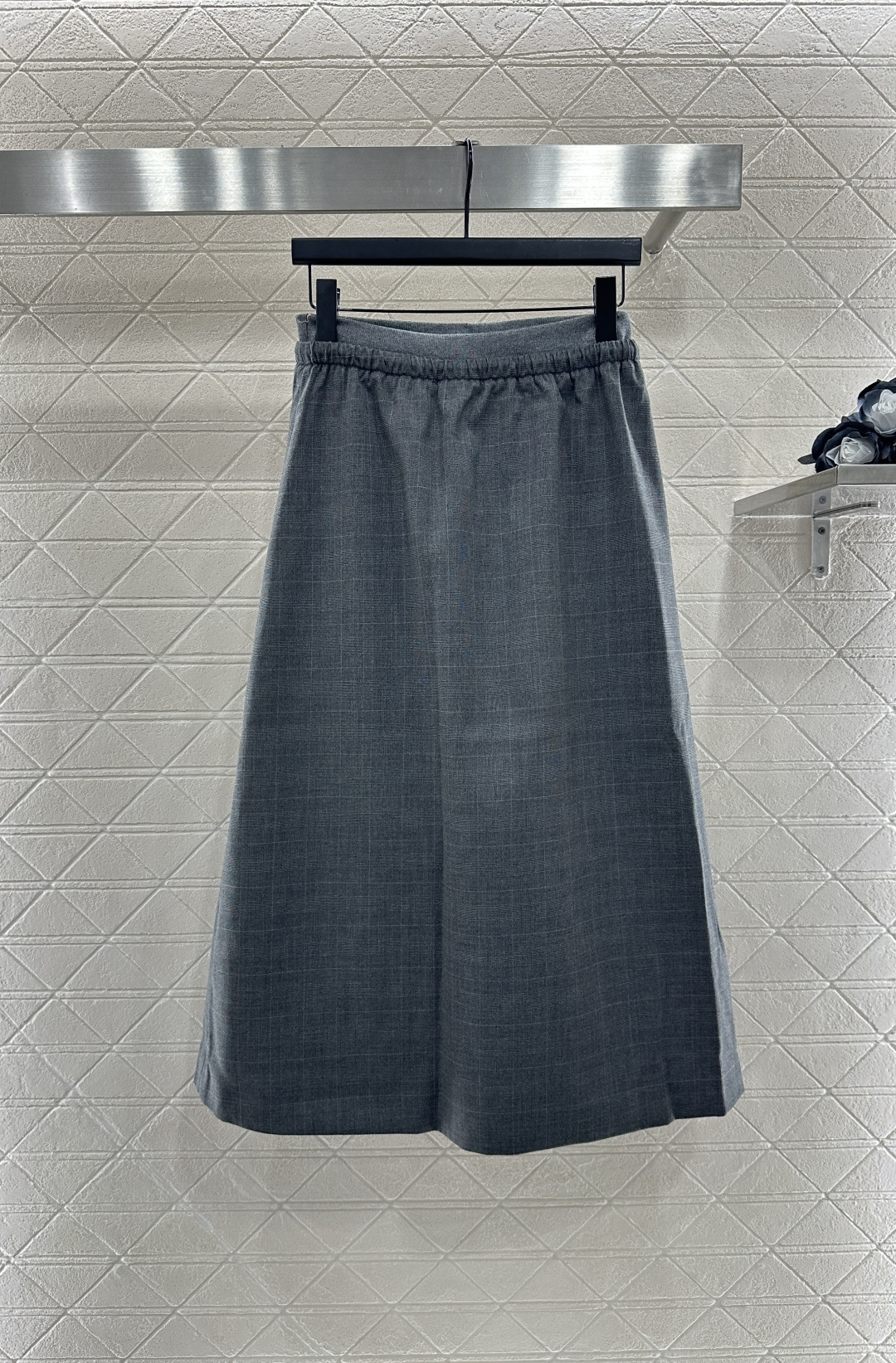 ♥Miumi*♥2025新品上架
   翻领外套抽绳半裙套装
定制YB进口材质 质感光泽 舒适有型 翻领