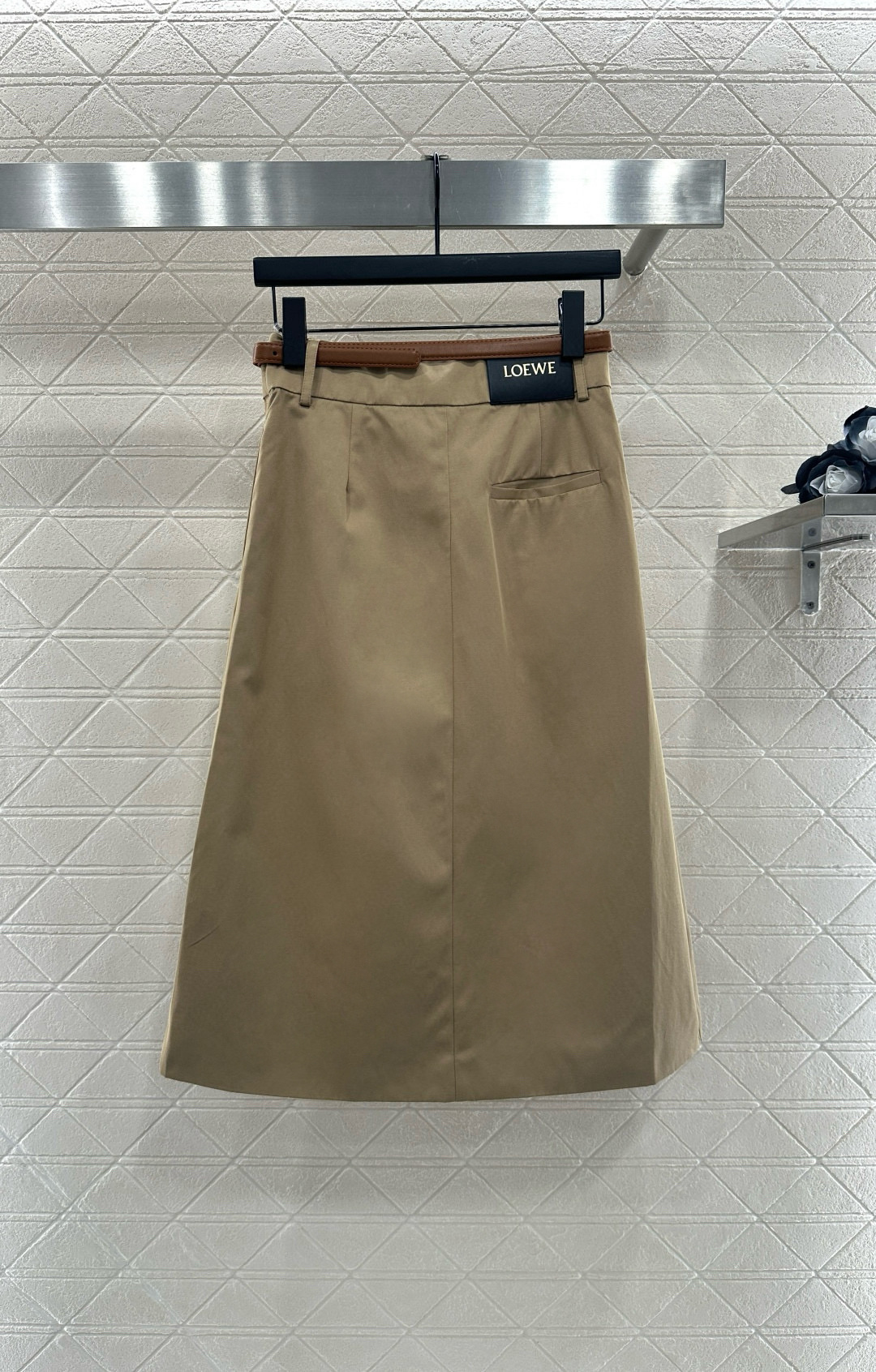 ♥Loew*♥2025新品上架
    腰带前片式压褶半裙
定制YB进口原生全棉材质 质感光泽 品相上乘