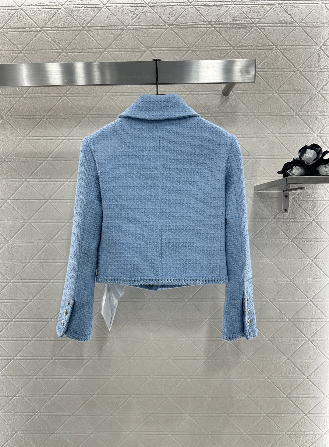 ♥Chane*♥2025新品上架
      编织捆边洋装外套
定制YB进口羊毛昵粗纺材质 通体满铺重工