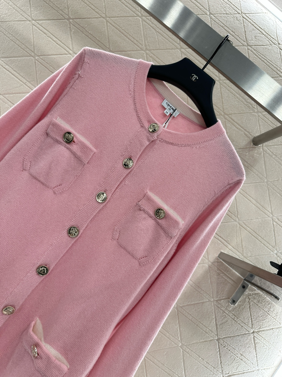 ♥Chane*♥2025新品上架
      撞色腰带针织开衫
定制YB羊绒纱线织造 质感高级舒适 圆领