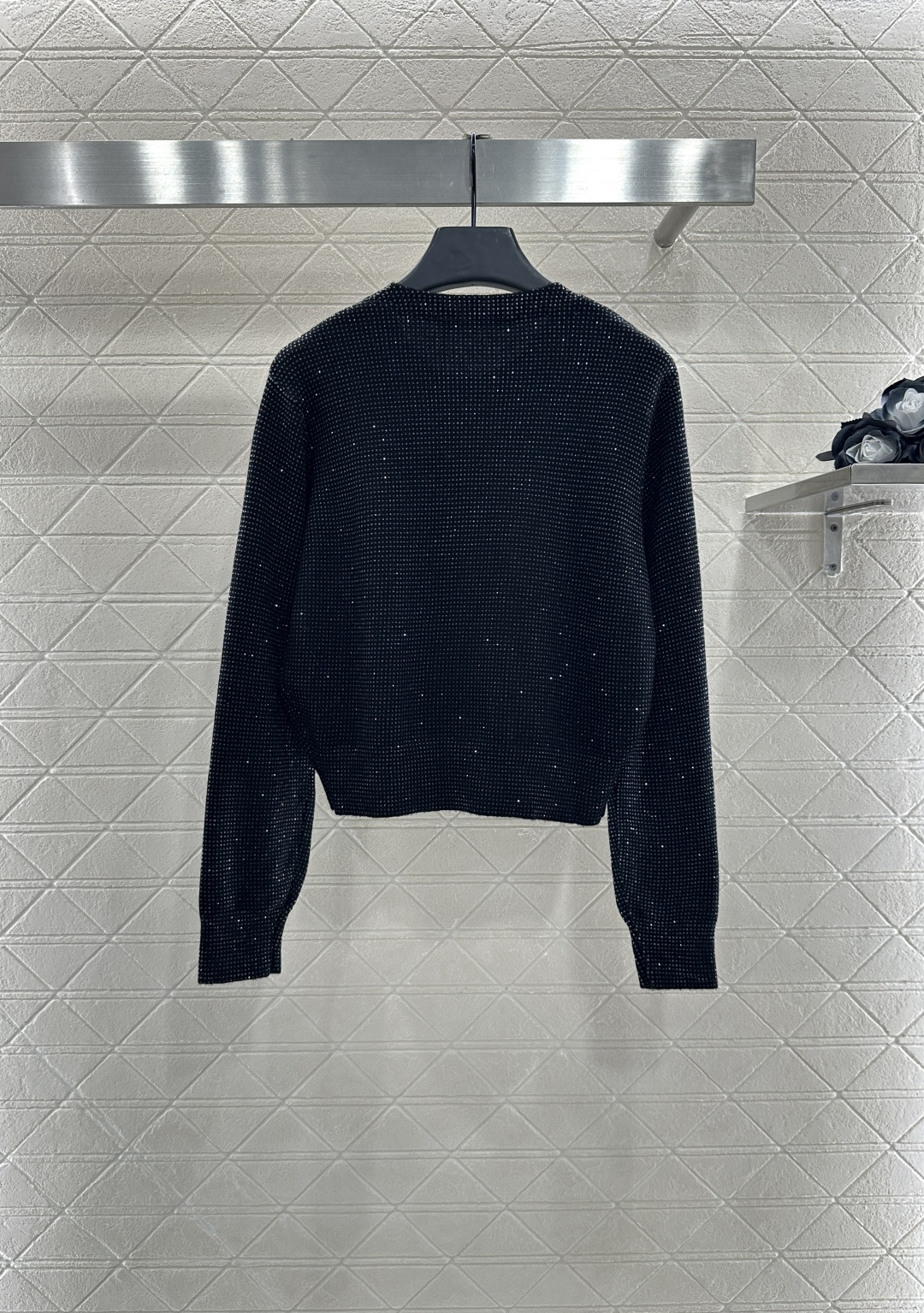 ♥Alexander wan*♥2025新品上架
       烫钻针织开衫
定制YB羊毛纱线织造 质感