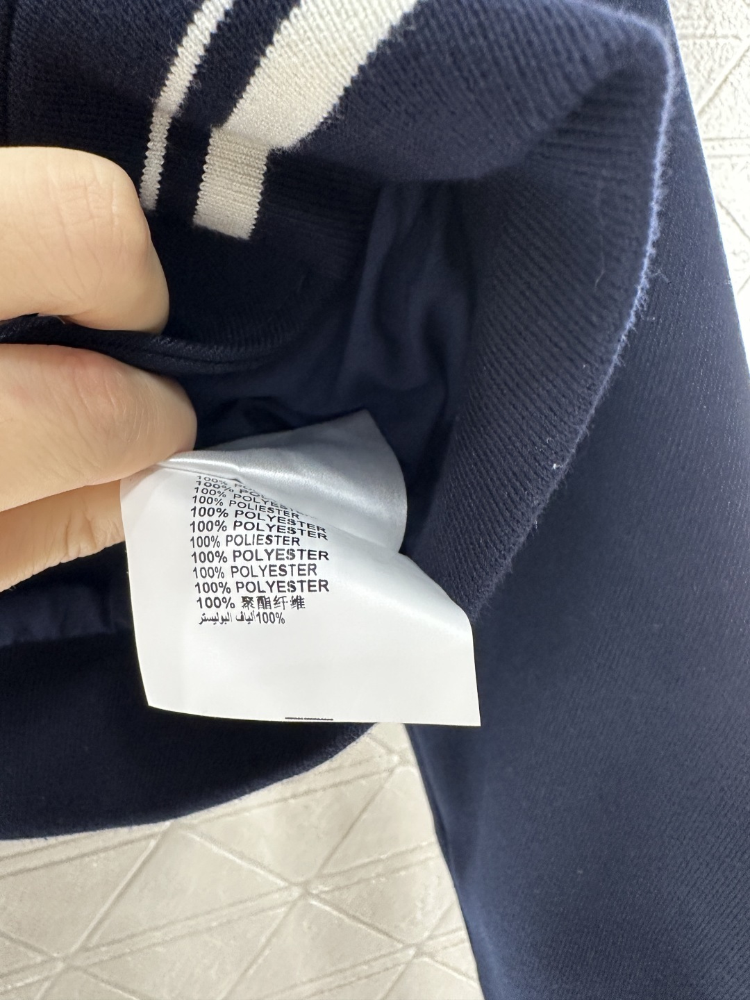 ♥Miumi*♥2025新品上架
   披肩领外套百褶半裙套装
定制YB进口材质 质感光泽 垂顺舒适 披