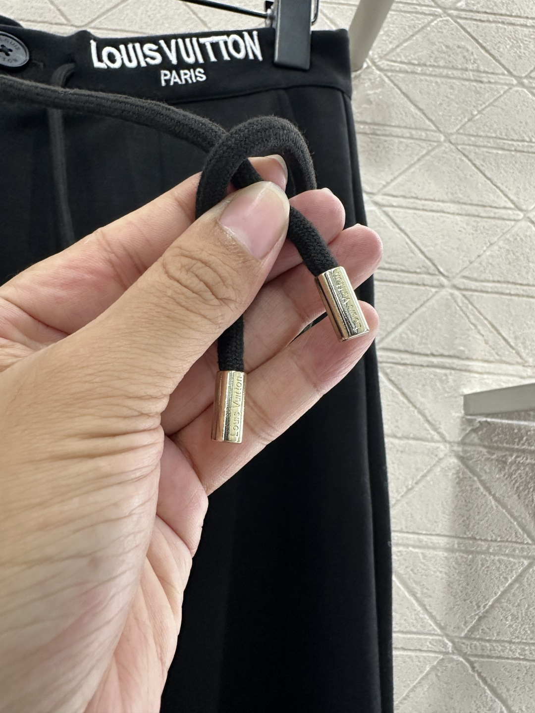 ♥Louis Vuitto*♥2025新品上架
     抽绳西装直筒长裤
定制YB进口棉感材质 质感细