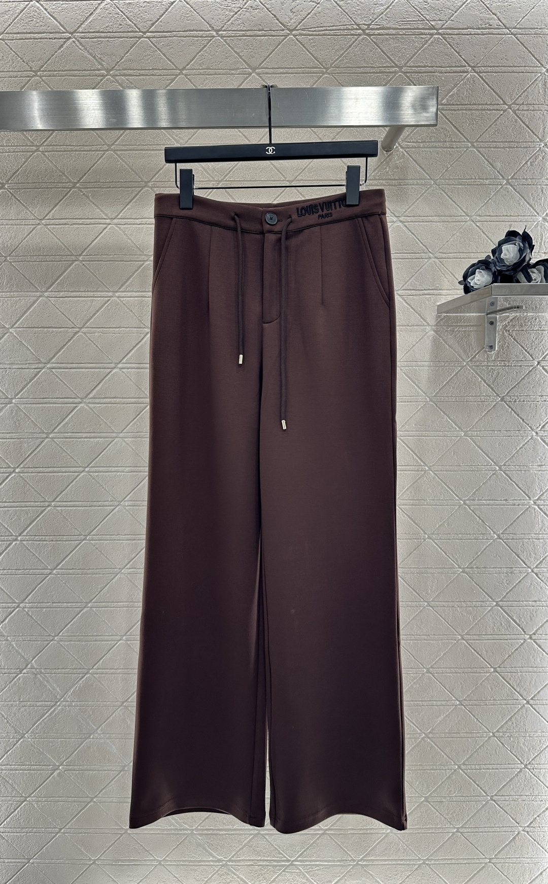 ♥Louis Vuitto*♥2025新品上架
     抽绳西装直筒长裤
定制YB进口棉感材质 质感细