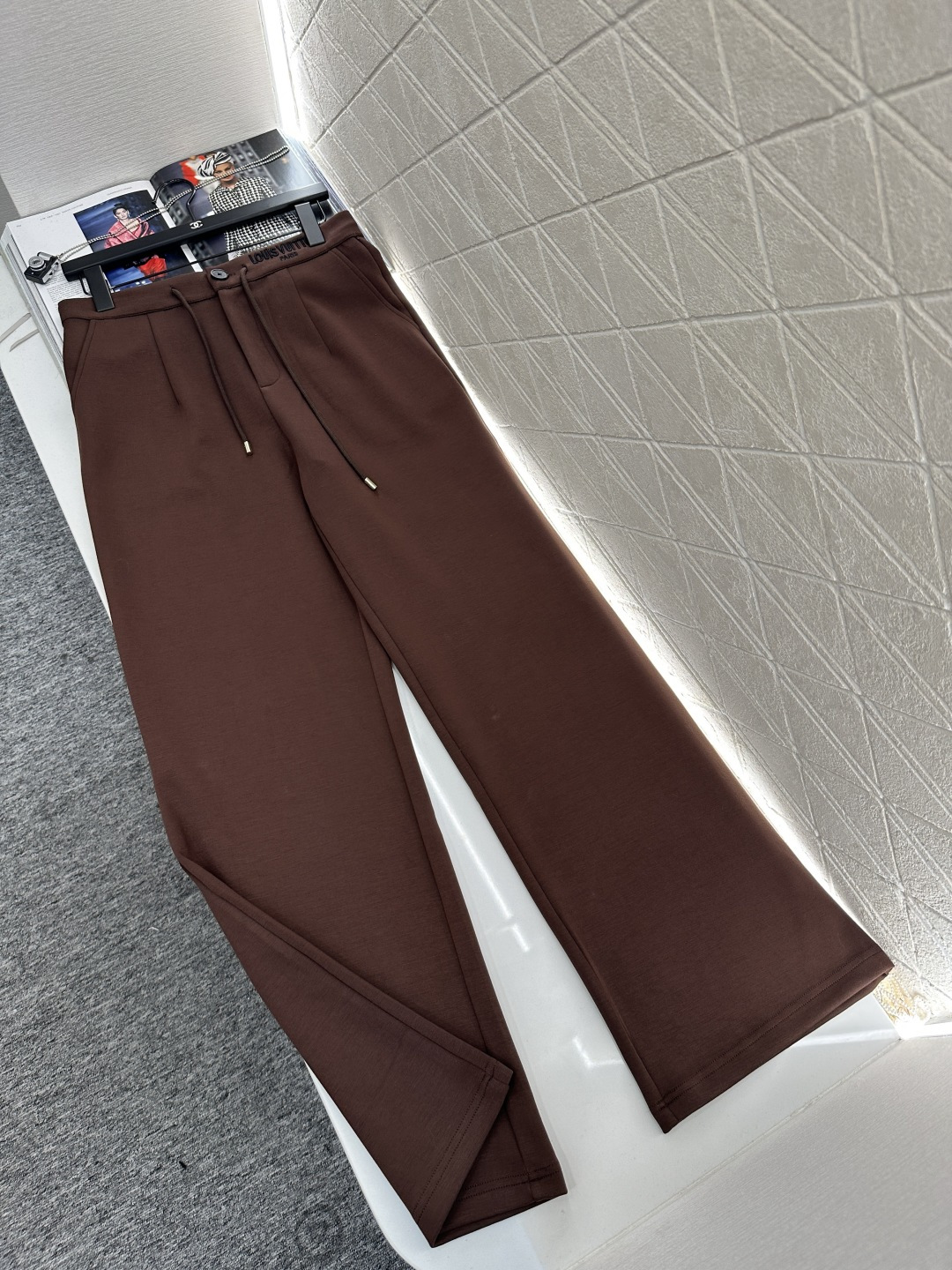 ♥Louis Vuitto*♥2025新品上架
     抽绳西装直筒长裤
定制YB进口棉感材质 质感细