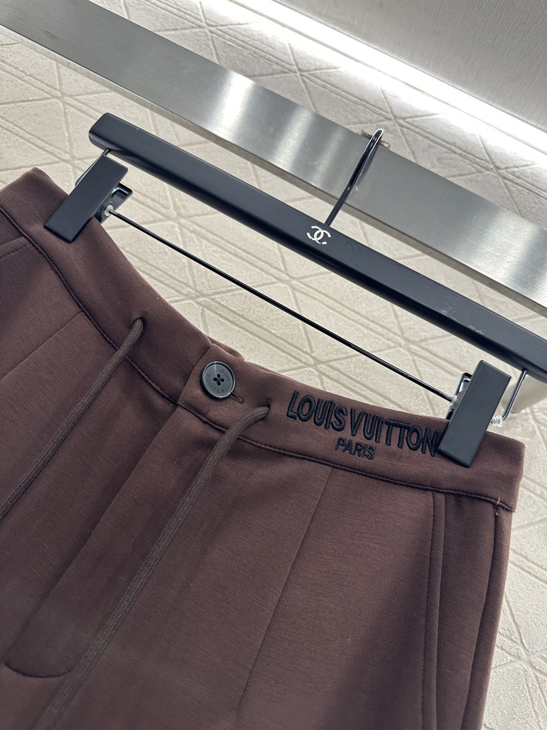 ♥Louis Vuitto*♥2025新品上架
     抽绳西装直筒长裤
定制YB进口棉感材质 质感细