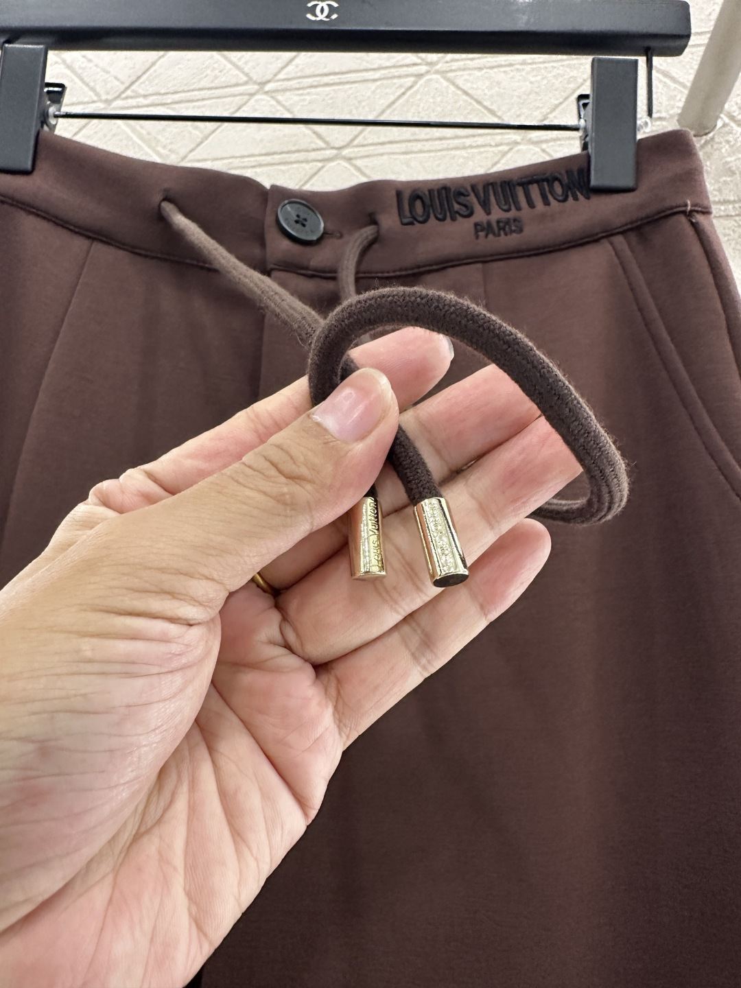 ♥Louis Vuitto*♥2025新品上架
     抽绳西装直筒长裤
定制YB进口棉感材质 质感细