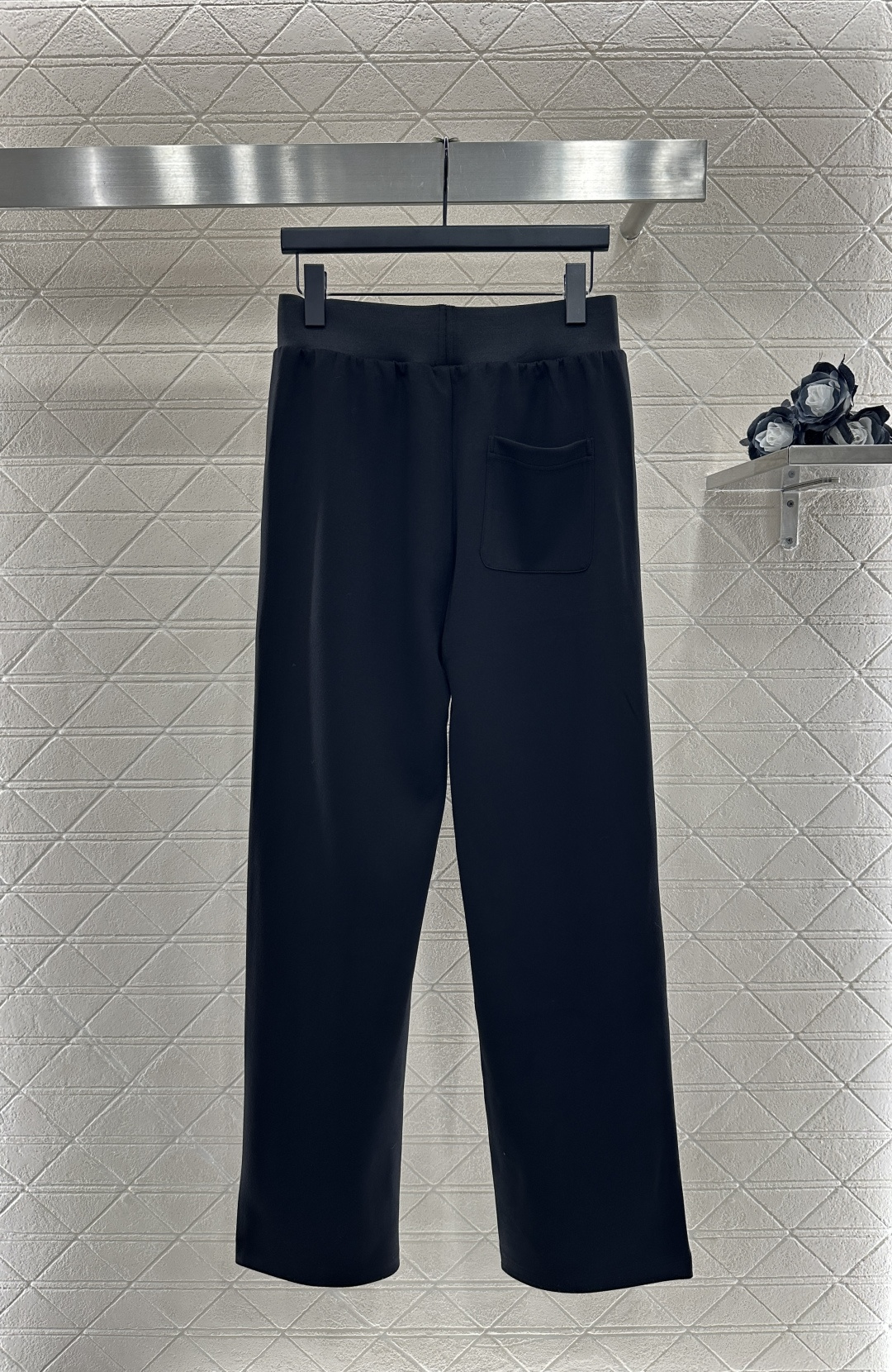 ♥Loew*♥2025新品上架
    短款套头卫衣长裤套装
定制YB进口人棉材质 质感细腻 舒适好穿 