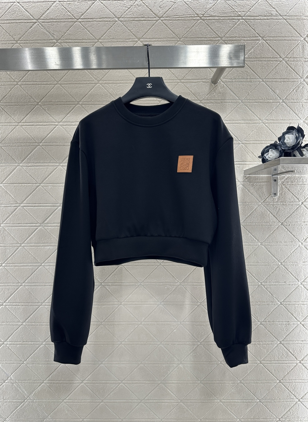 ♥Loew*♥2025新品上架
    短款套头卫衣长裤套装
定制YB进口人棉材质 质感细腻 舒适好穿 