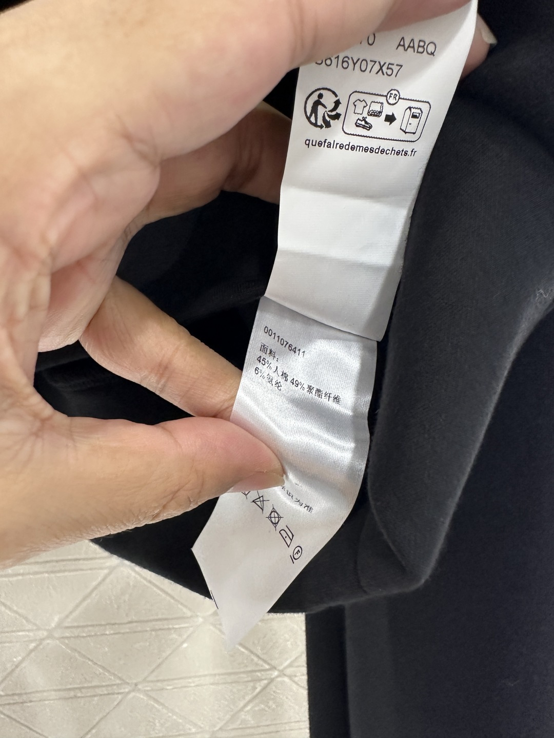 ♥Loew*♥2025新品上架
    短款套头卫衣长裤套装
定制YB进口人棉材质 质感细腻 舒适好穿 