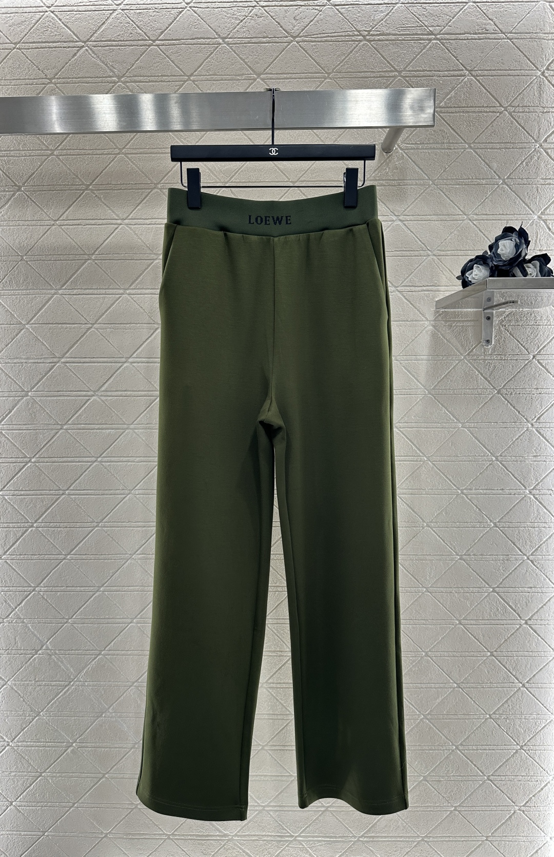 ♥Loew*♥2025新品上架
    短款套头卫衣长裤套装
定制YB进口人棉材质 质感细腻 舒适好穿 