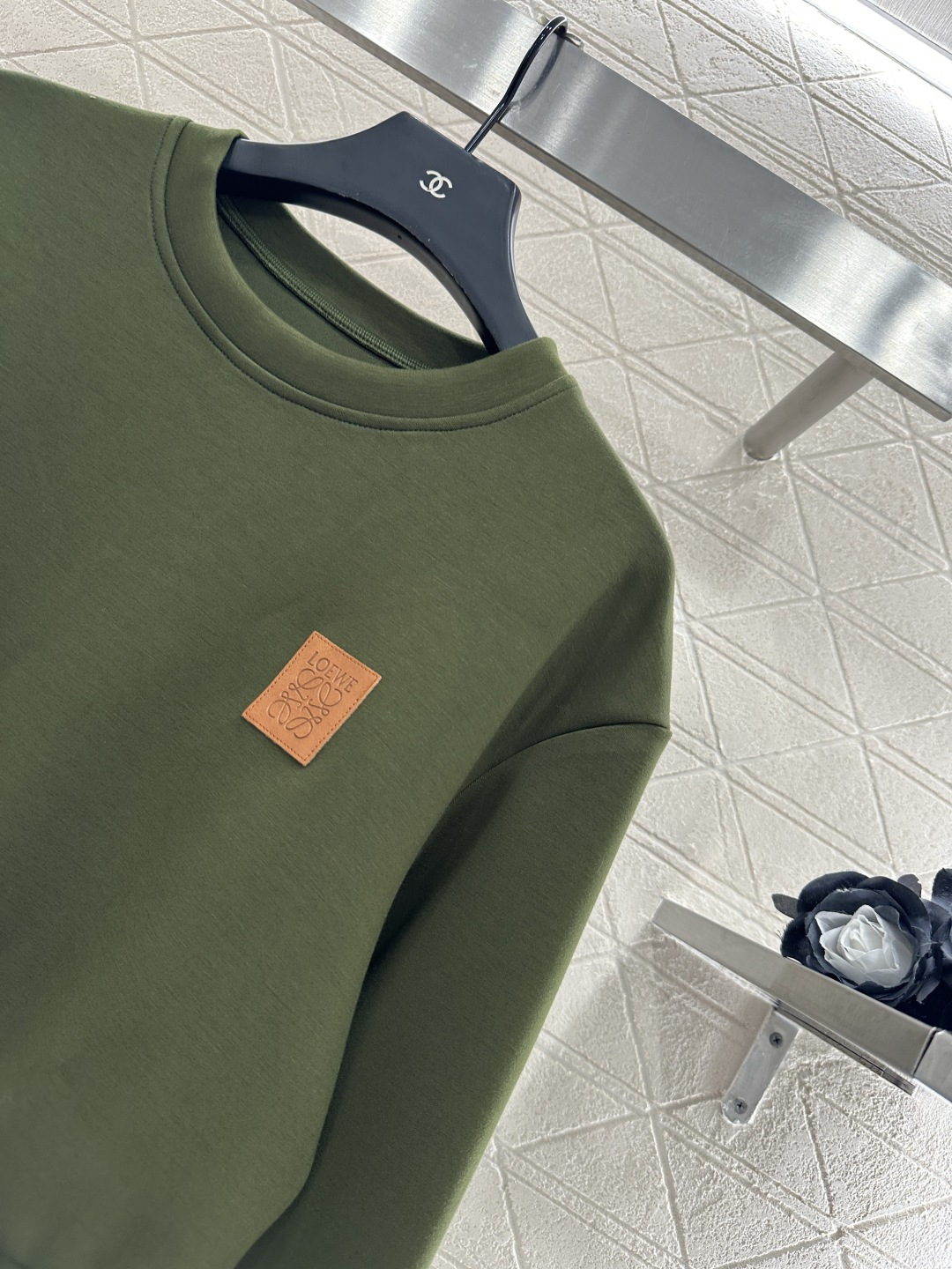 ♥Loew*♥2025新品上架
    短款套头卫衣长裤套装
定制YB进口人棉材质 质感细腻 舒适好穿 