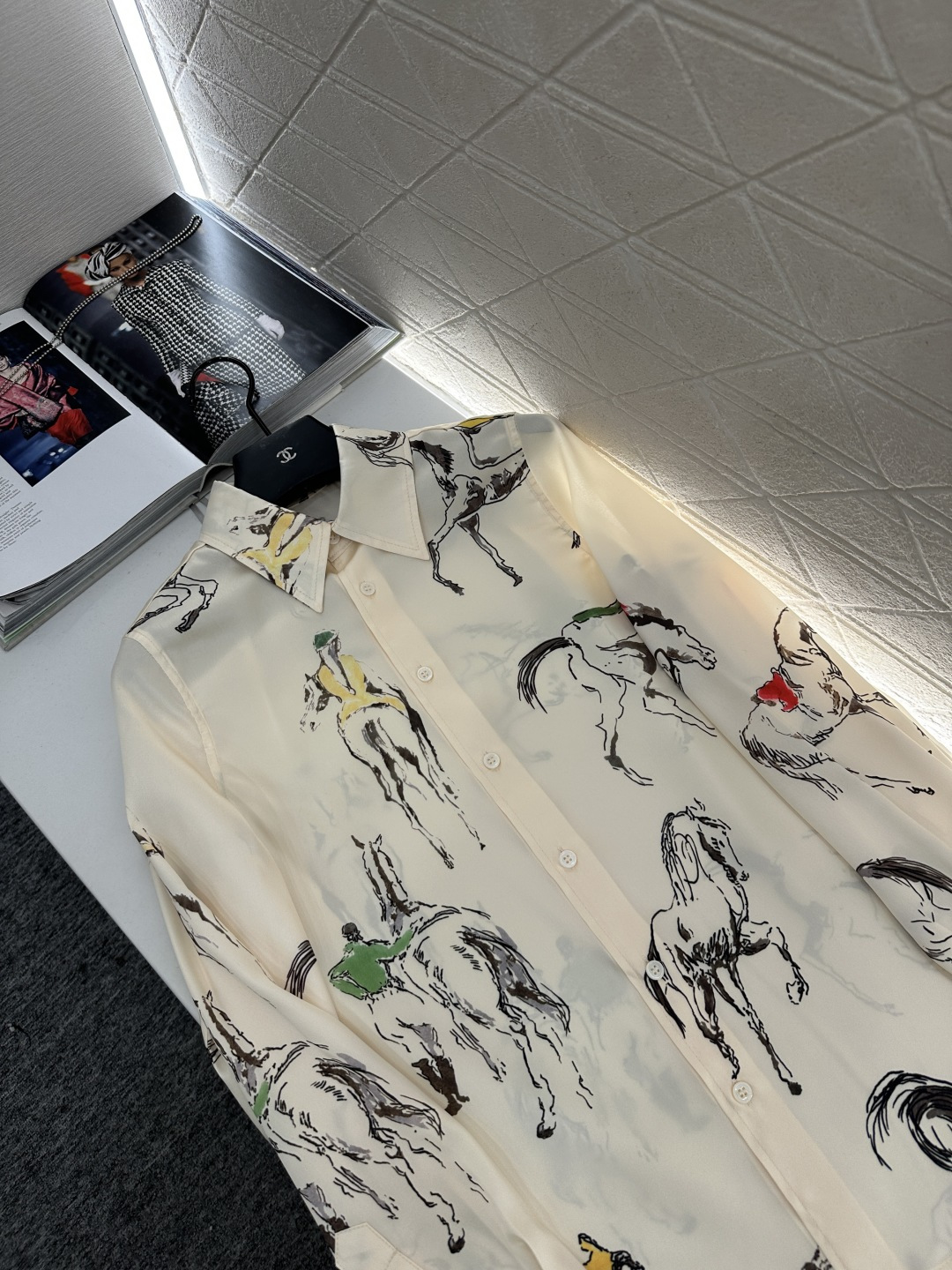 ♥RalPh Laure*♥2025新品上架
    印花廓形衬衫半裙套装
定制YB进口斜纹稠材质 质感