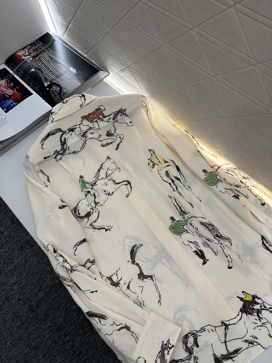 ♥RalPh Laure*♥2025新品上架
    印花廓形衬衫半裙套装
定制YB进口斜纹稠材质 质感