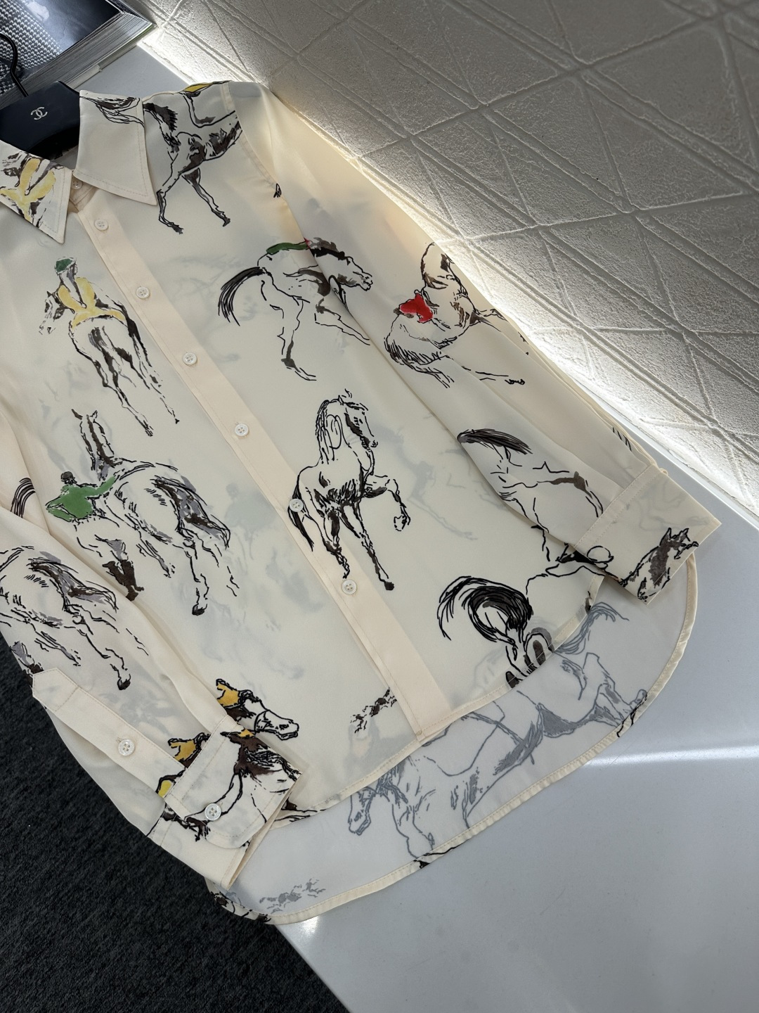 ♥RalPh Laure*♥2025新品上架
    印花廓形衬衫半裙套装
定制YB进口斜纹稠材质 质感