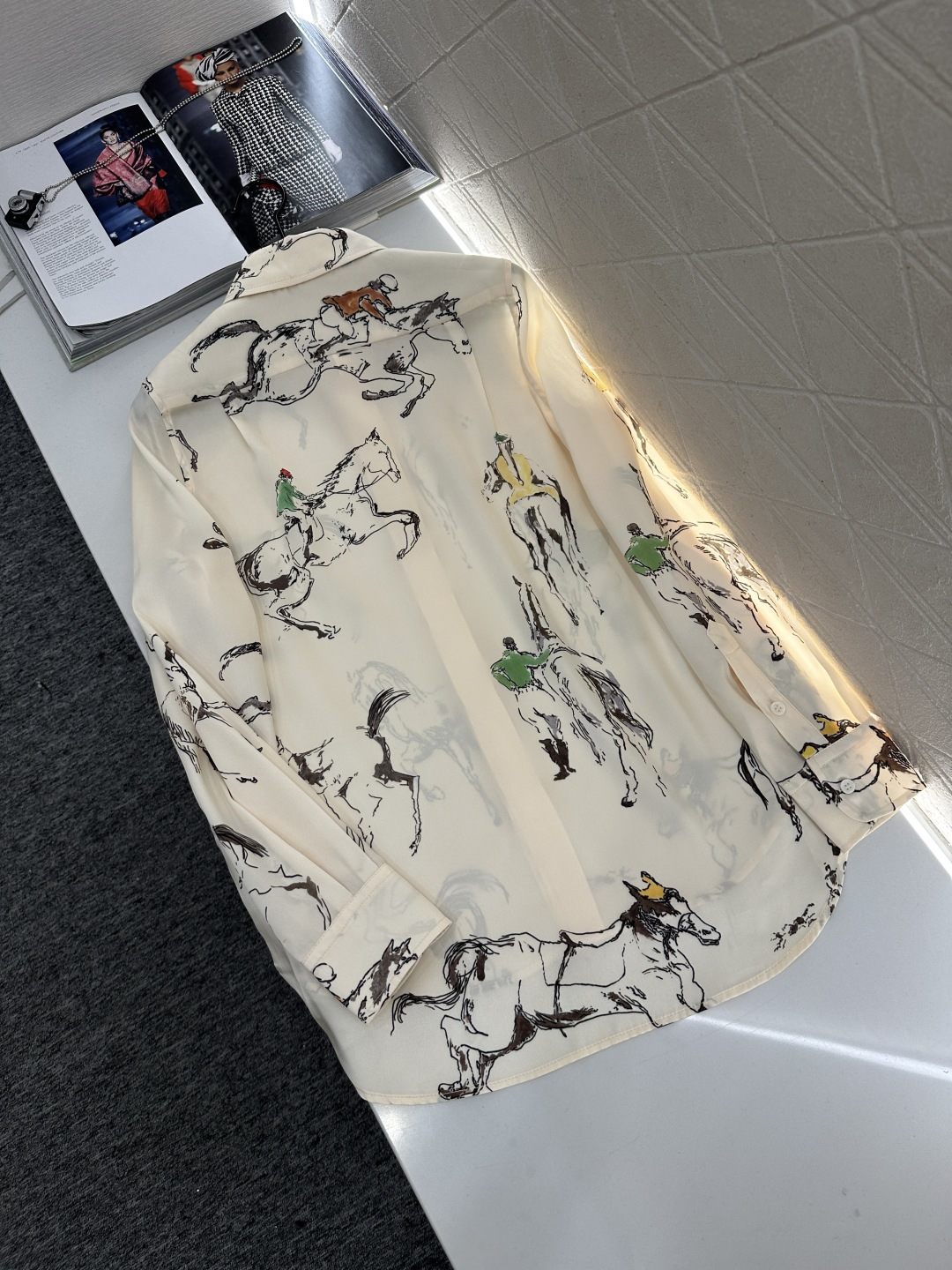 ♥RalPh Laure*♥2025新品上架
    印花廓形衬衫半裙套装
定制YB进口斜纹稠材质 质感