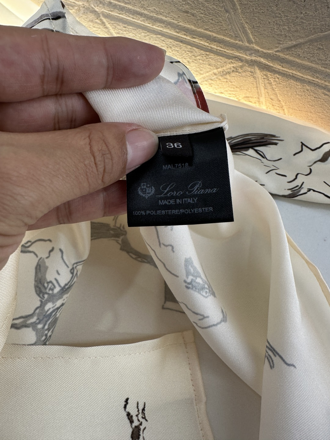 ♥RalPh Laure*♥2025新品上架
    印花廓形衬衫半裙套装
定制YB进口斜纹稠材质 质感