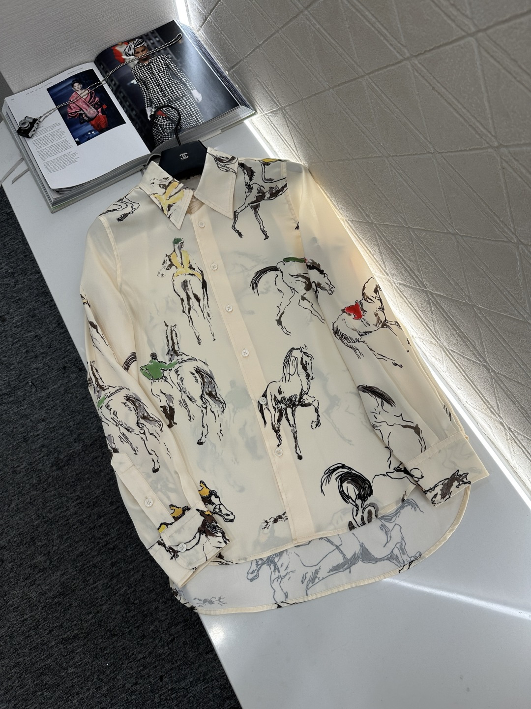 ♥RalPh Laure*♥2025新品上架
    印花廓形衬衫半裙套装
定制YB进口斜纹稠材质 质感