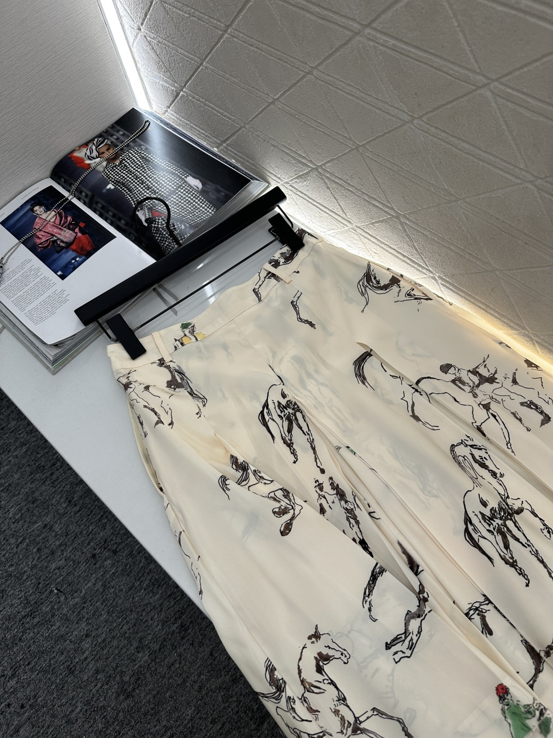 ♥RalPh Laure*♥2025新品上架
    印花廓形衬衫半裙套装
定制YB进口斜纹稠材质 质感