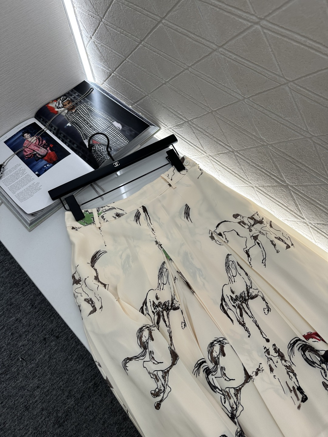 ♥RalPh Laure*♥2025新品上架
    印花廓形衬衫半裙套装
定制YB进口斜纹稠材质 质感