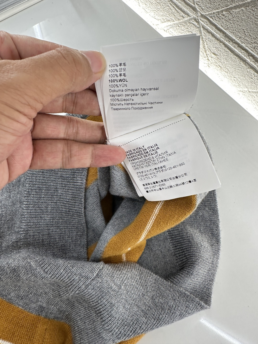 ♥Miumi*♥2025新品上架
   条纹撞色针织抹胸
定制YB羊毛纱线织造 细腻肌理 柔软舒适 平口