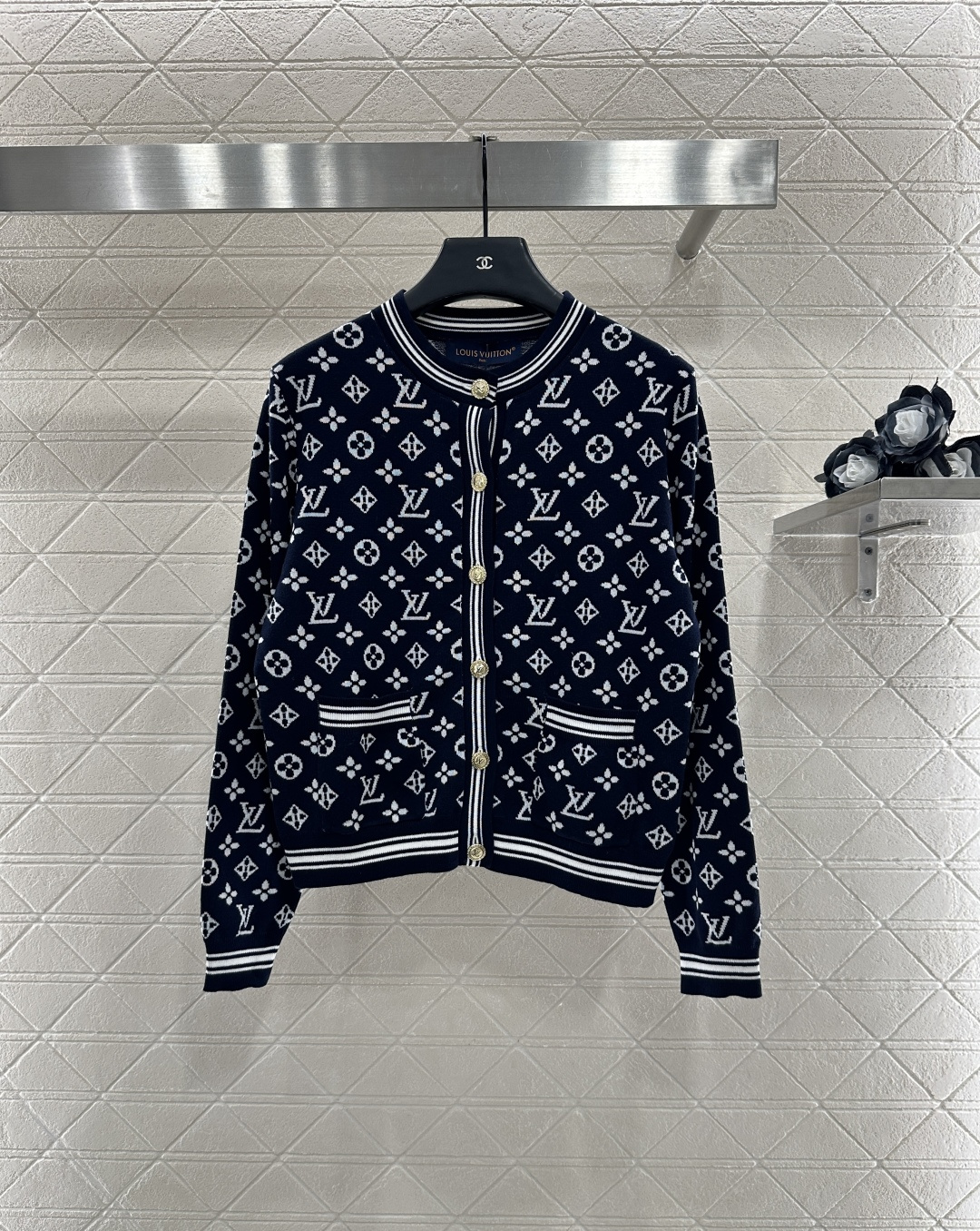 ♥Louis Vuitto*♥2025新品上架
        圆领提花针织开衫
定制YB羊毛纱线织造 