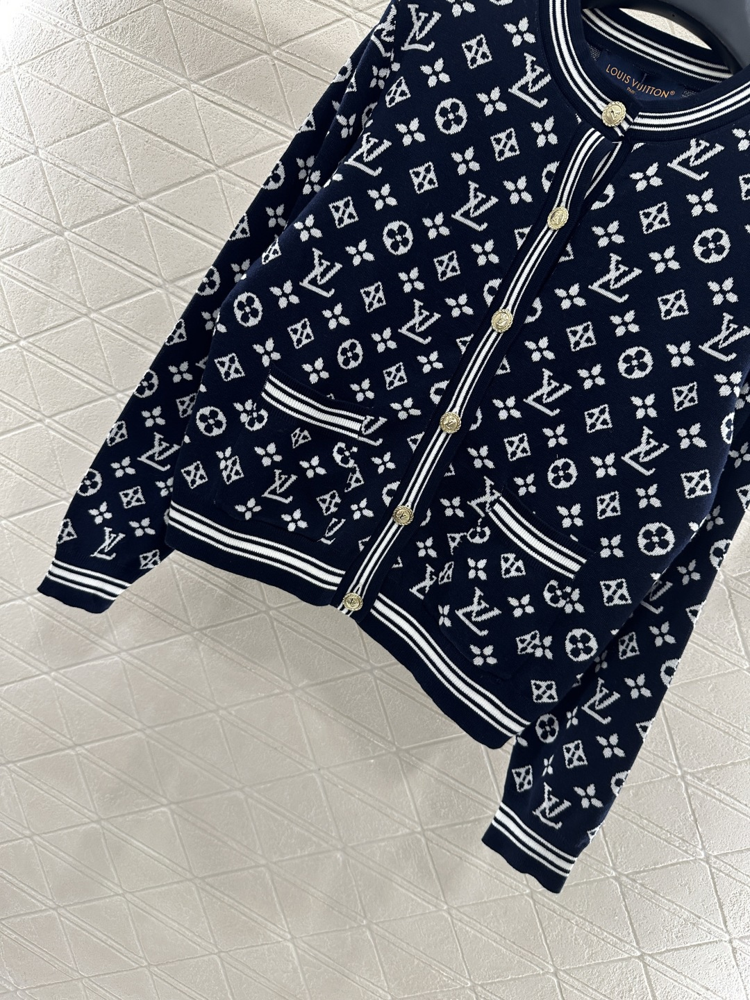 ♥Louis Vuitto*♥2025新品上架
        圆领提花针织开衫
定制YB羊毛纱线织造 