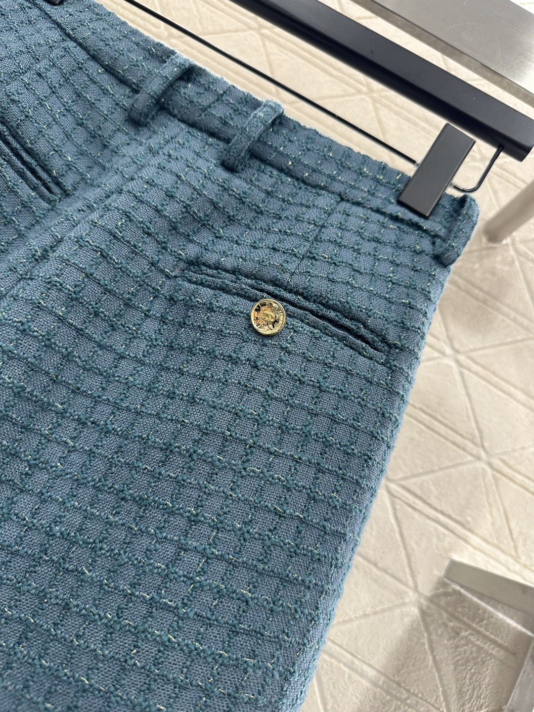 ♥Chane*♥2025新品上架
   格纹粗花呢直筒长裤
定制YB进口粗纺羊毛呢材质 肌理明显 质感上