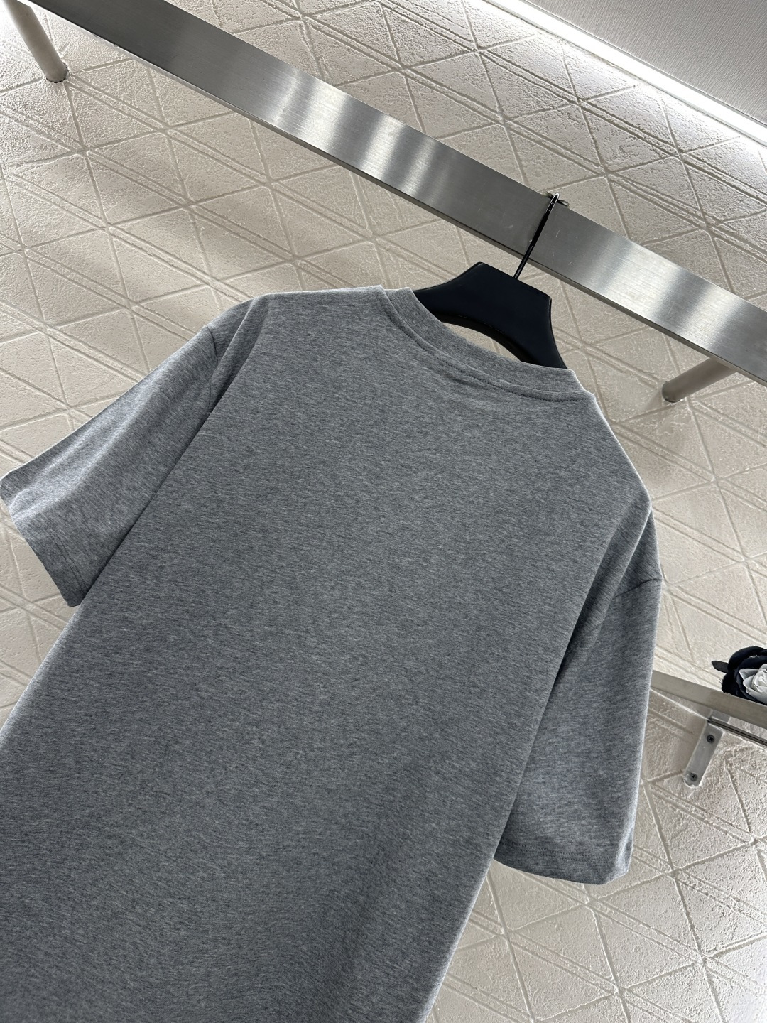 ♥Louis Vuitto*♥2025新品上架
      链条圆领印花𝑇𝑒𝑒
定制YB斜纹全棉材质 透