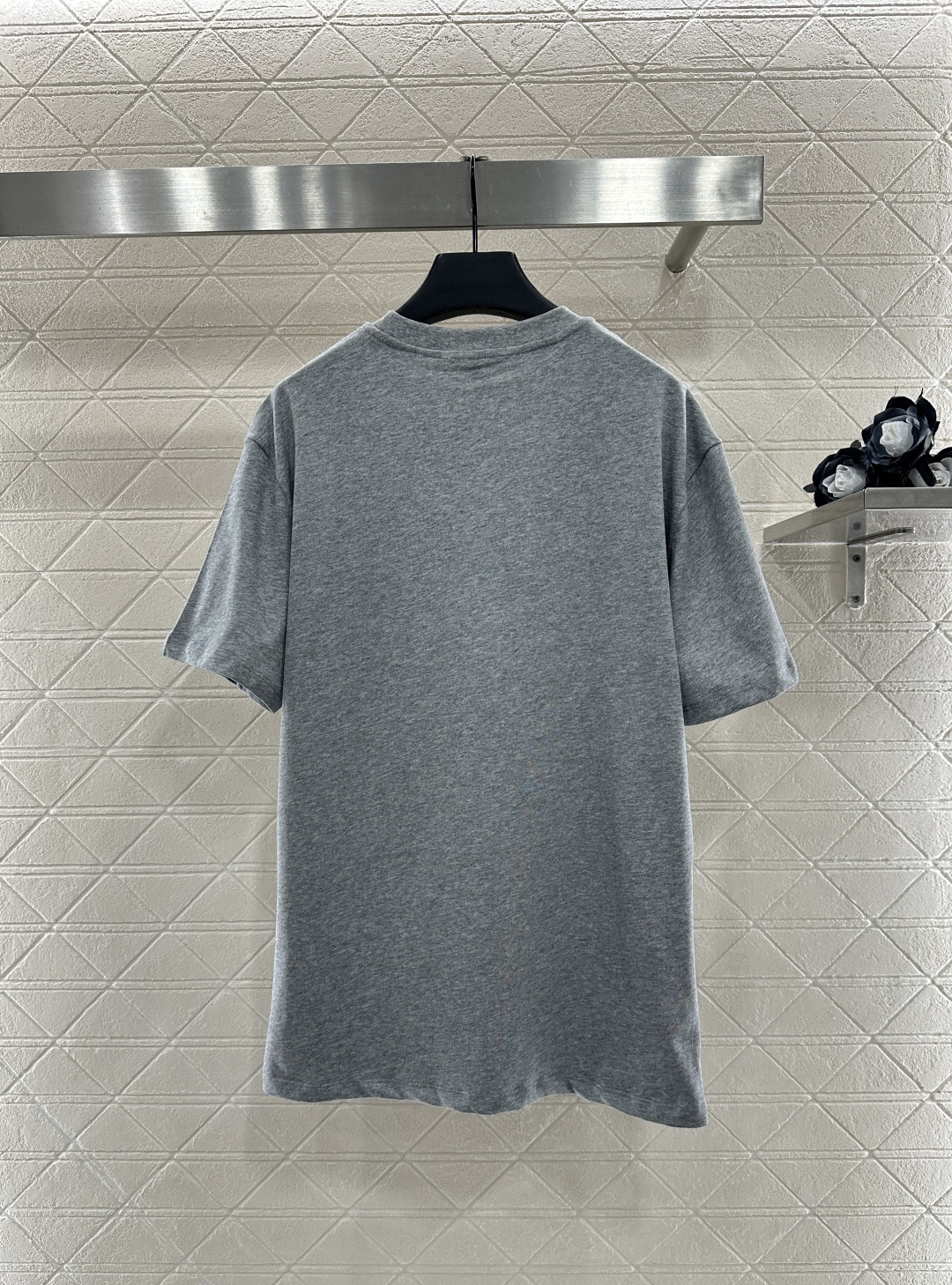 ♥Louis Vuitto*♥2025新品上架
      链条圆领印花𝑇𝑒𝑒
定制YB斜纹全棉材质 透