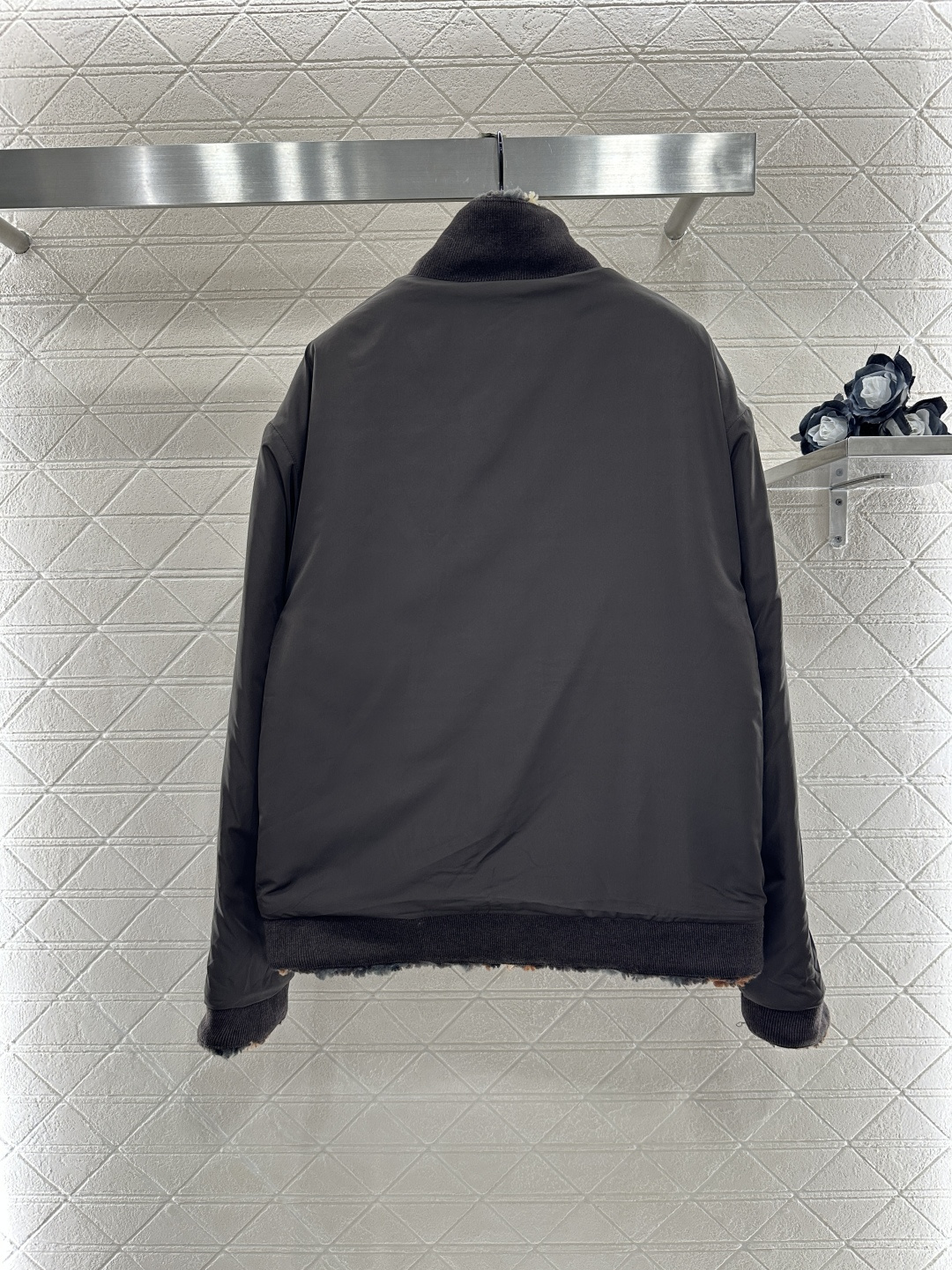 ♥Louis Vuitto*♥2025新品上架
    两面穿泰迪拉链外套
定制YB泰迪羊羔毛材质 穿搭