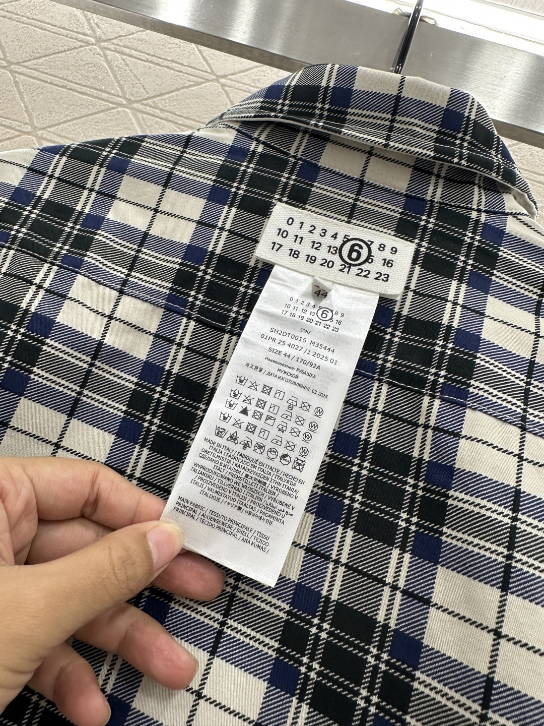 ♥MM6*♥2025新品上架
    两面穿格纹刺绣衬衣
定制YB斜纹全棉材质 柔软亲肤 舒适不易皱 长