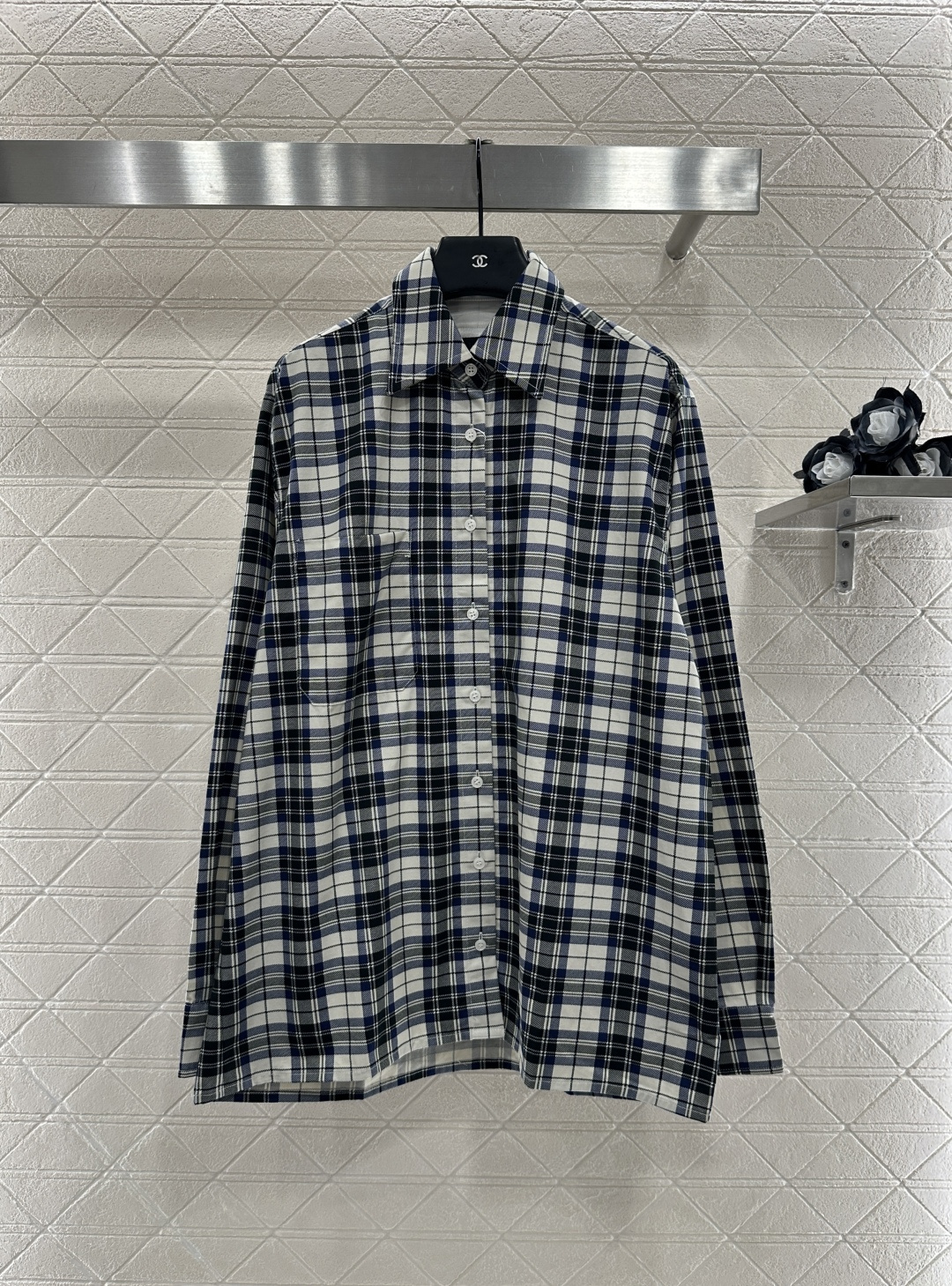 ♥MM6*♥2025新品上架
    两面穿格纹刺绣衬衣
定制YB斜纹全棉材质 柔软亲肤 舒适不易皱 长