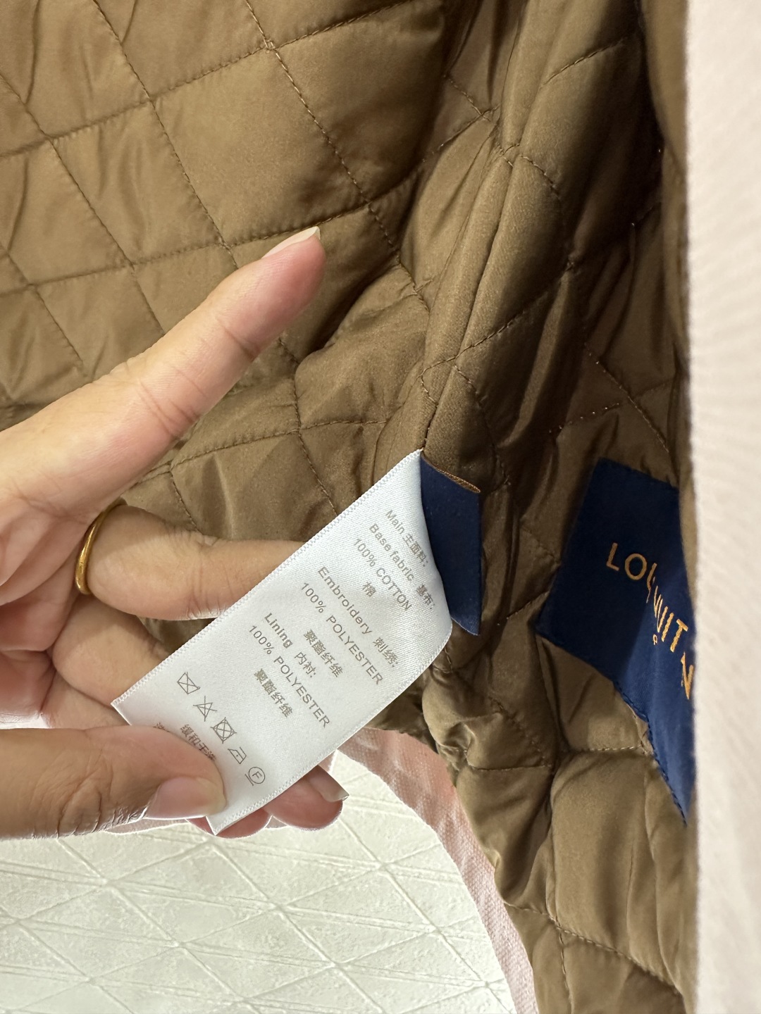 ♥Miumi*♥2025新品上架
       牛仔棉服马甲
定制YB斜纹牛仔➕羽绒棉材质 质感高级 穿