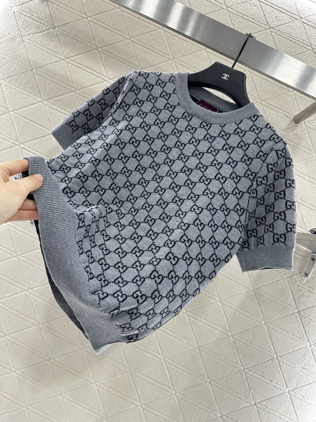 ♥Gucc*♥2025新品上架 两面穿圆领提花针织短袖定制YB羊毛纱线织造 质感上乘 穿搭舒适 圆领针织