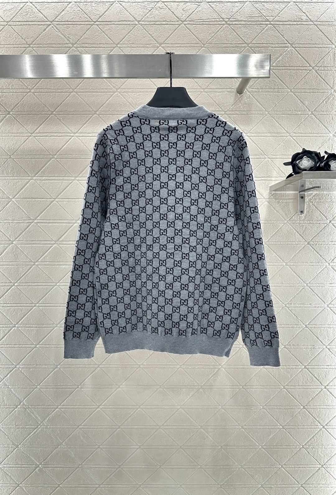 ♥Gucc*♥2025新品上架 两面穿提花针织开衫定制YB羊毛针织材质 质感细腻 毛感舒适明显 V领针织