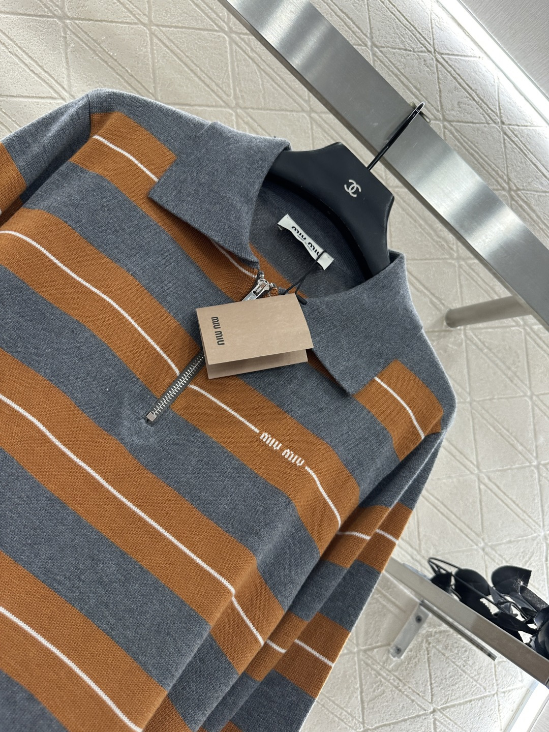 ♥Miumi*♥2025新品上架 翻领针织长袖定制YB羊毛纱线织造 柔软舒适 洋气显瘦 翻领𝑝𝑜𝑙𝑜长袖