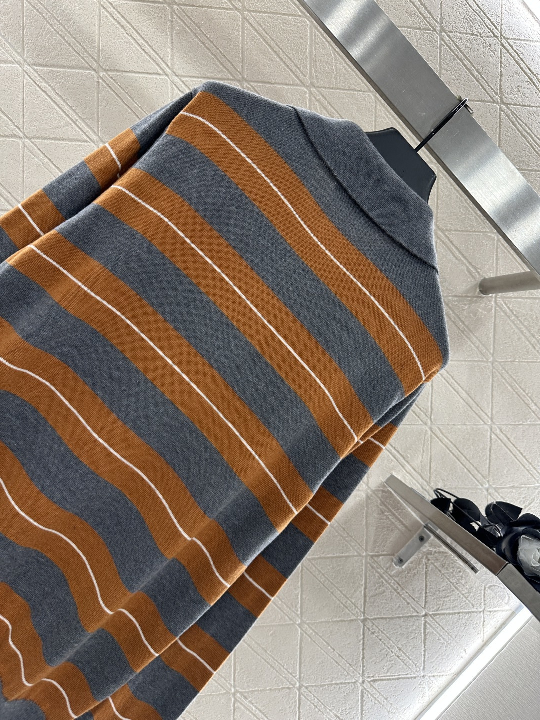 ♥Miumi*♥2025新品上架 翻领针织长袖定制YB羊毛纱线织造 柔软舒适 洋气显瘦 翻领𝑝𝑜𝑙𝑜长袖