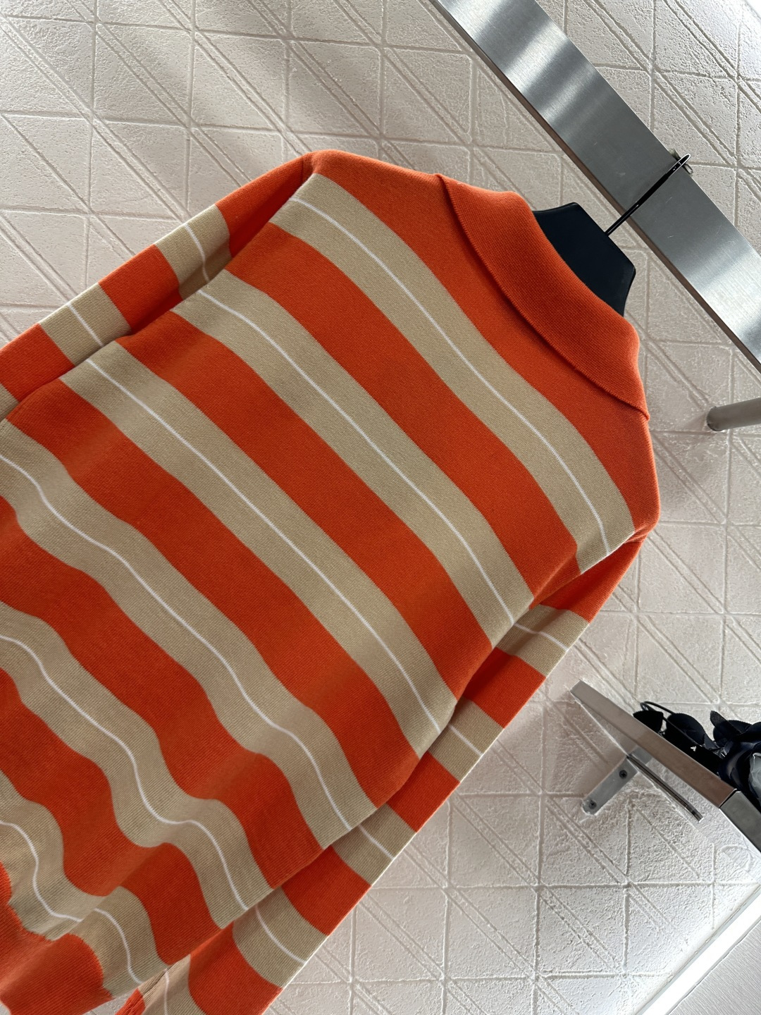 ♥Miumi*♥2025新品上架 翻领针织长袖定制YB羊毛纱线织造 柔软舒适 洋气显瘦 翻领𝑝𝑜𝑙𝑜长袖